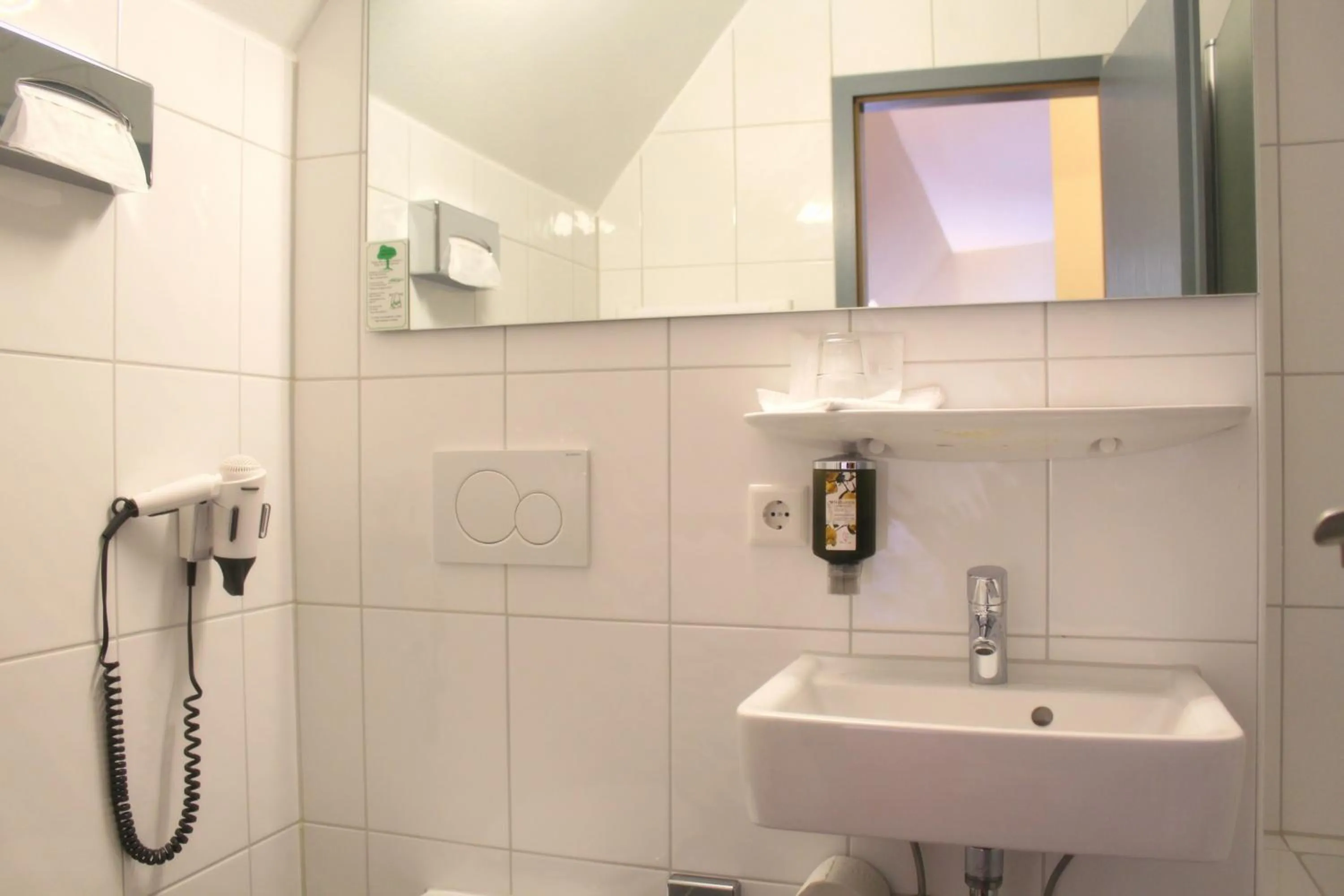 Bathroom in Dürer-Hotel