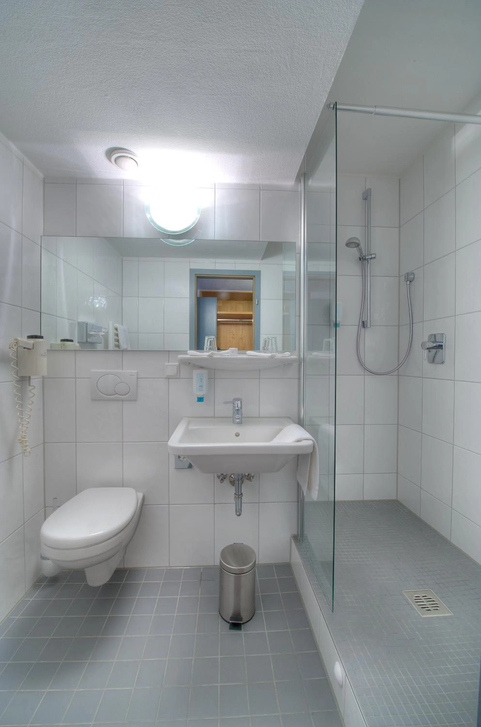 Shower in Dürer-Hotel