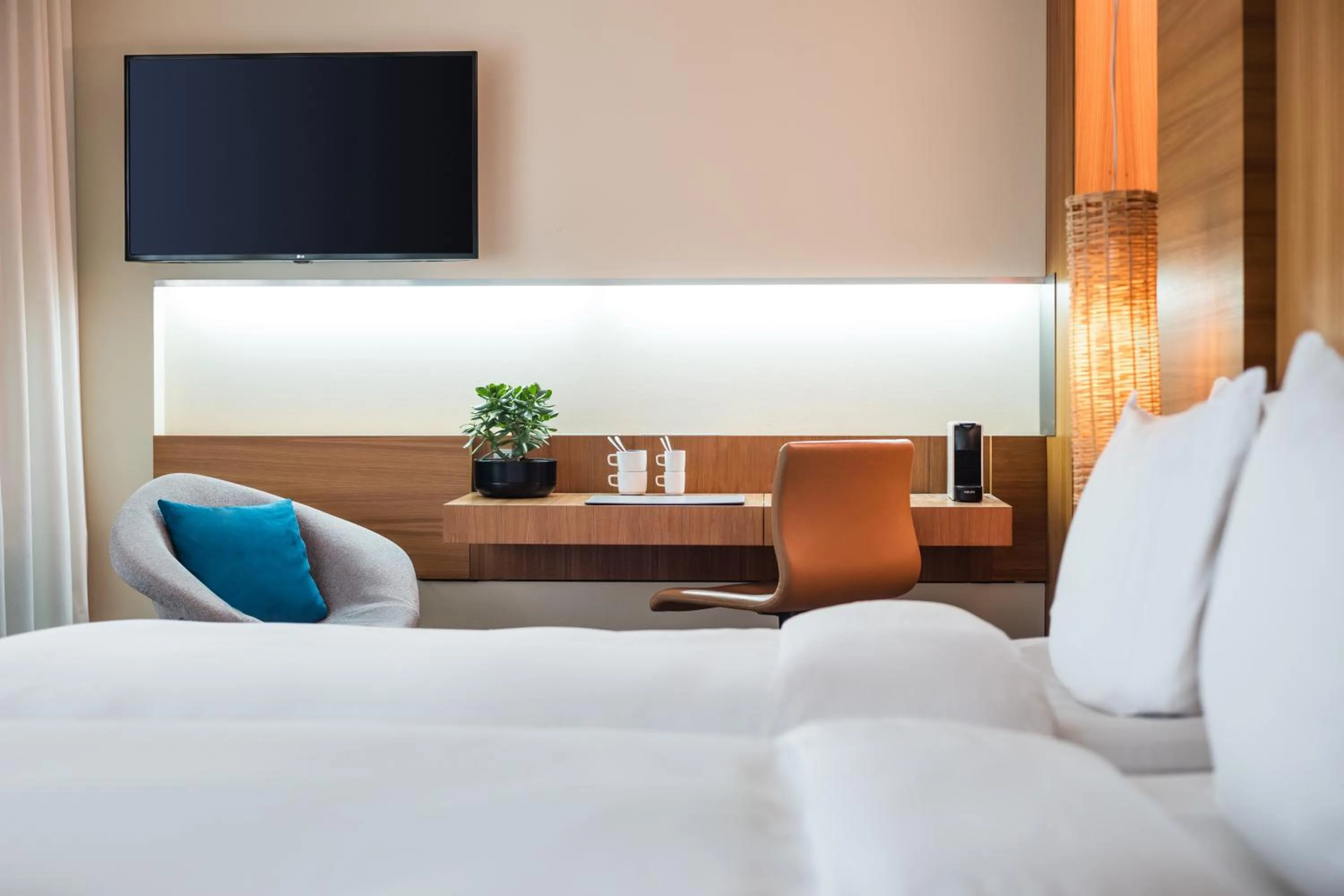 Bed in Lindner Hotel Berlin Ku'damm, part of JdV by Hyatt