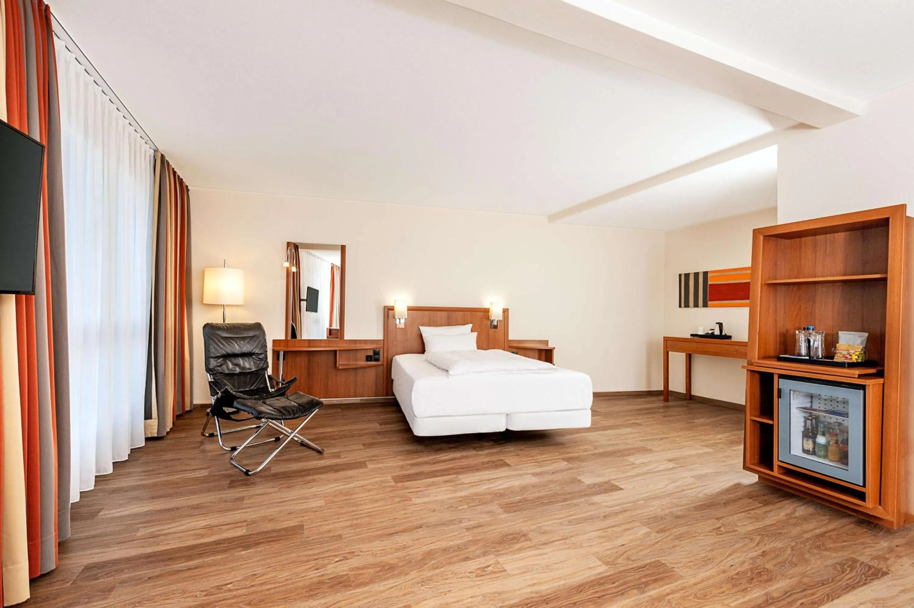 Photo of the whole room, Bed in NH München Ost Conference Center