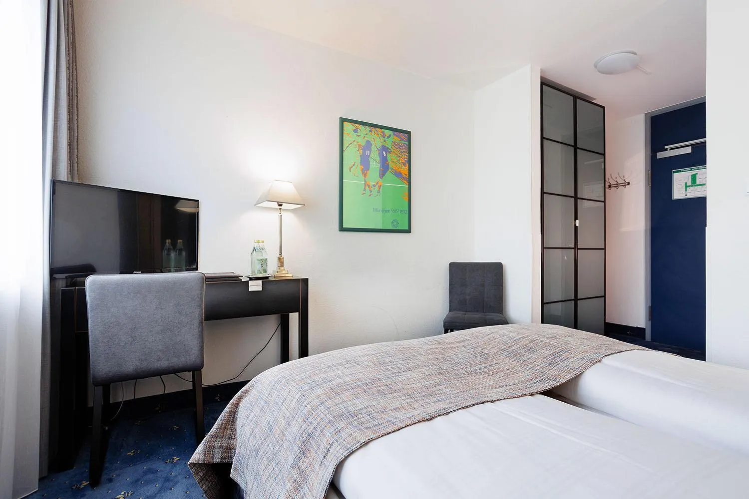 Photo of the whole room, Bed in Hotel Nymphenburg City - München