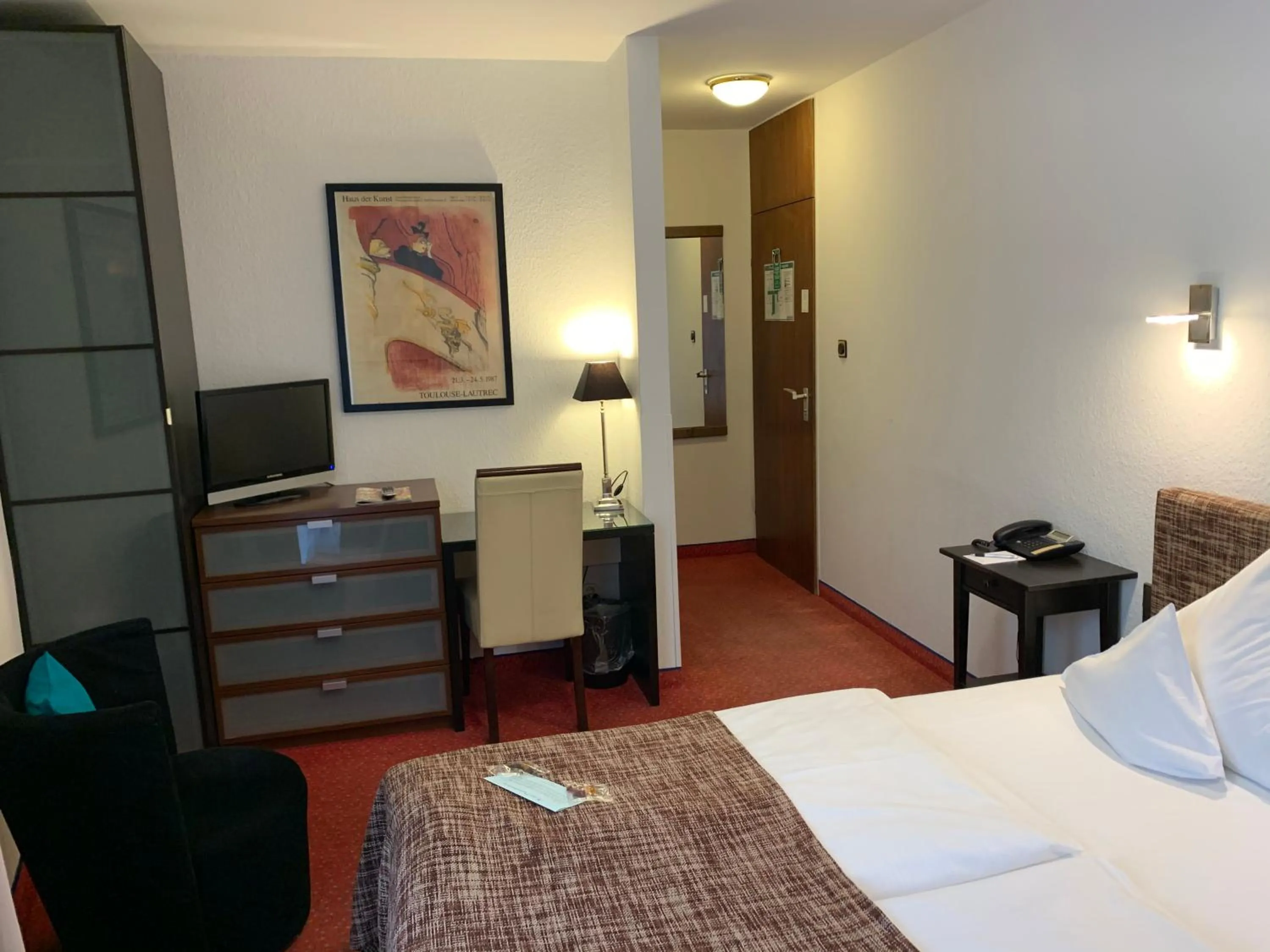 Balcony/Terrace, Bed in Hotel Nymphenburg City - München