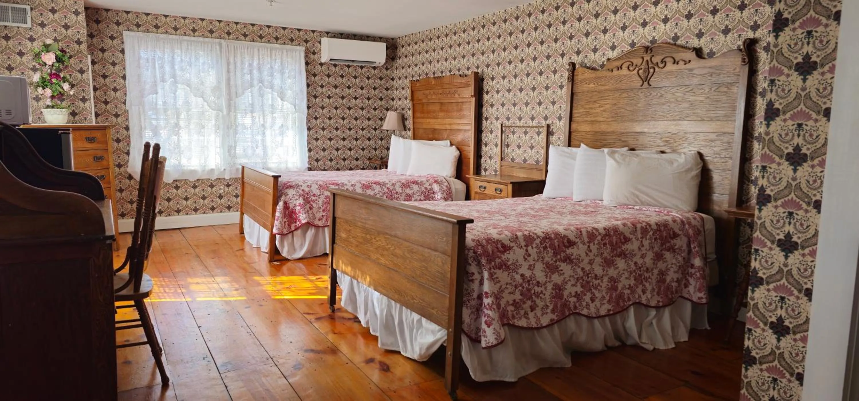 Bed in Old Orchard Beach Inn