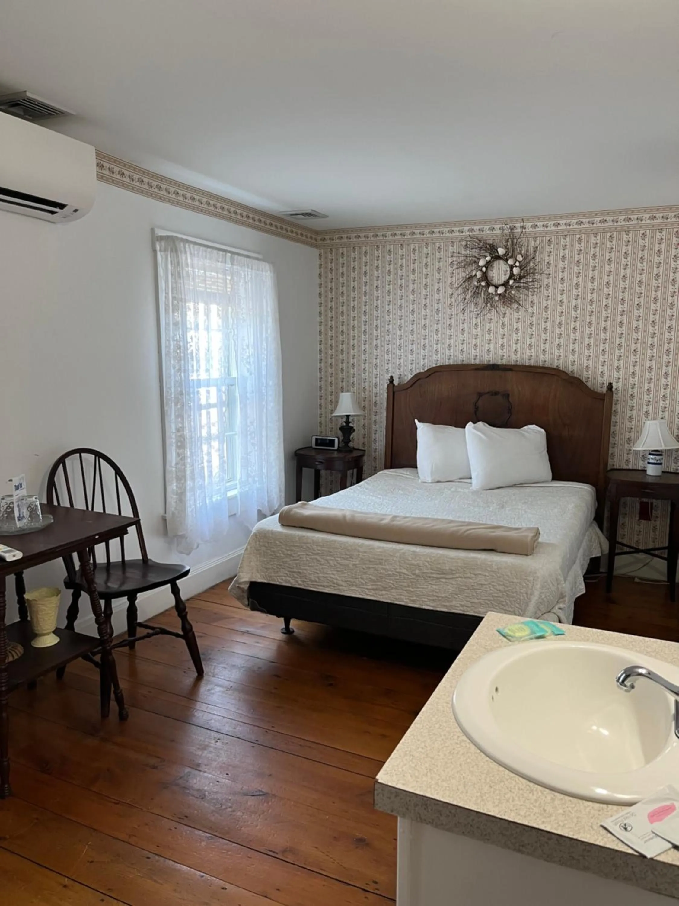 Bed in Old Orchard Beach Inn