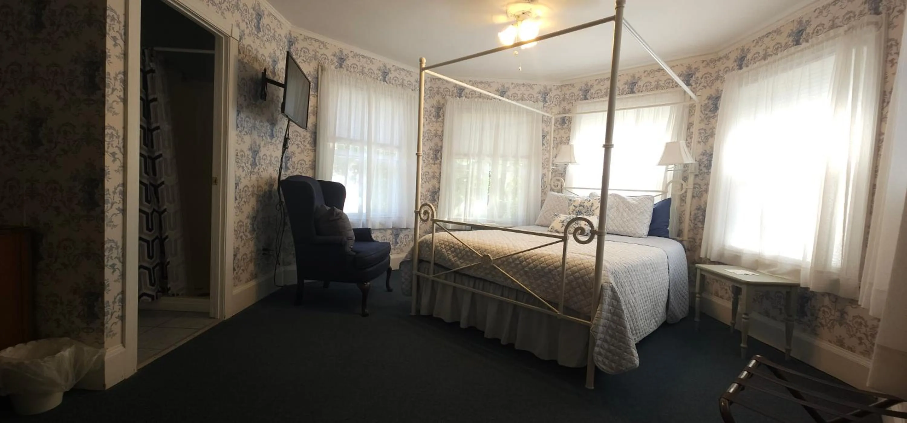 Bed in Old Orchard Beach Inn