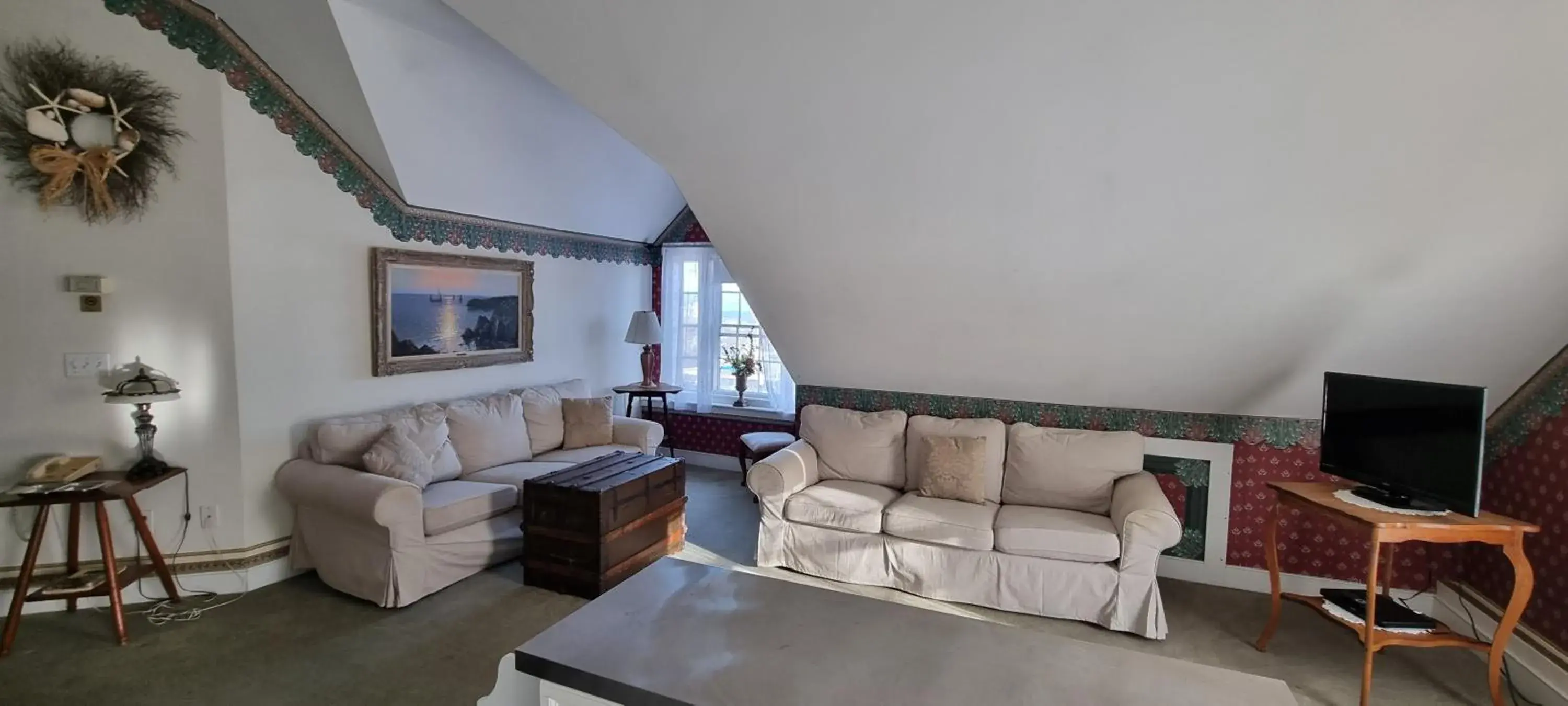 Two-Bedroom Suite in Old Orchard Beach Inn Two-Bedroom Suite in Old Orchard Beach Inn