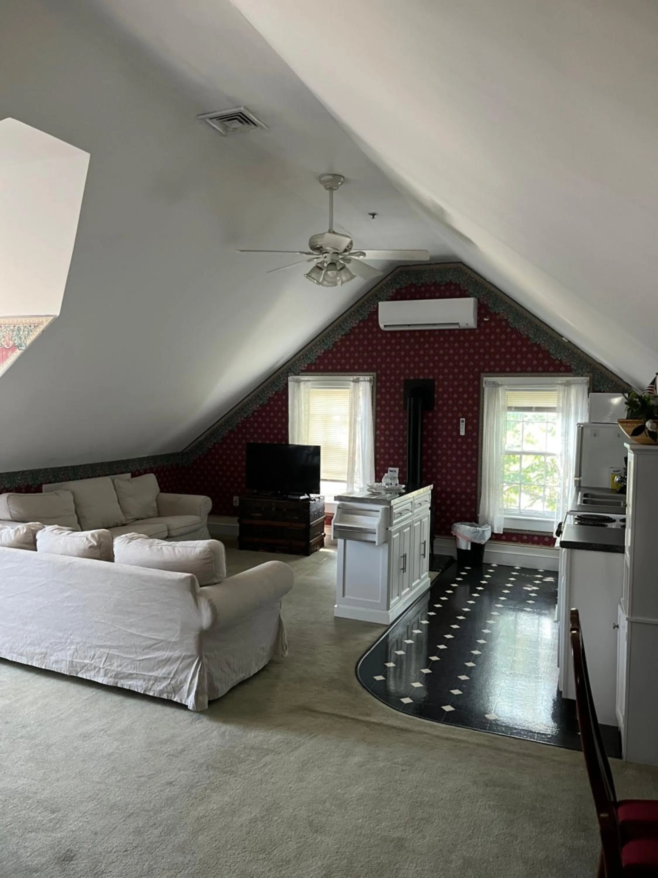 Bed in Old Orchard Beach Inn