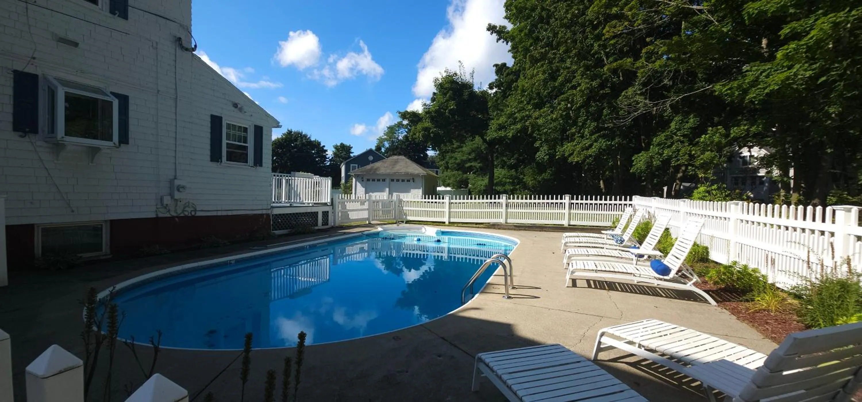 Swimming pool in Old Orchard Beach Inn