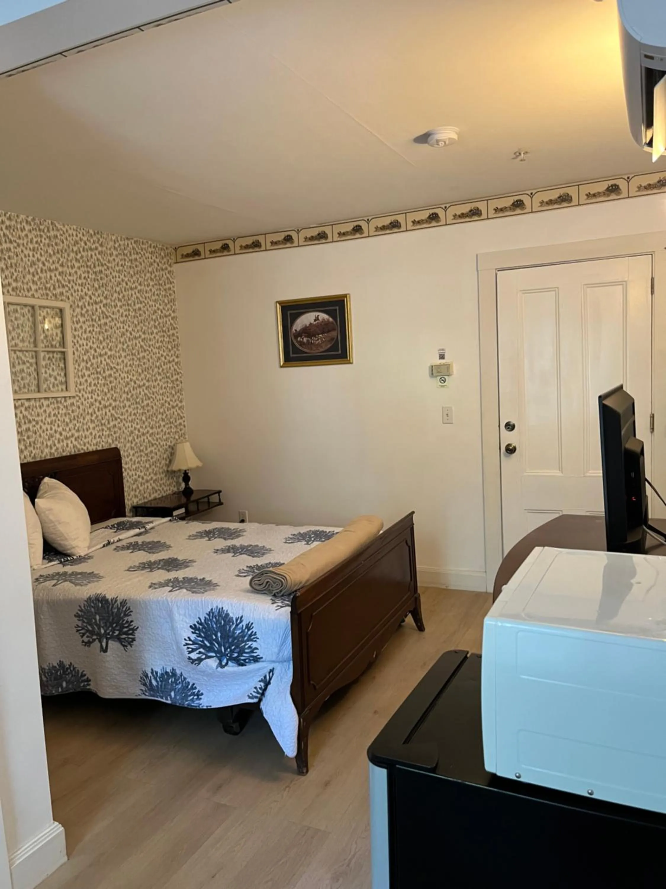 Bed in Old Orchard Beach Inn