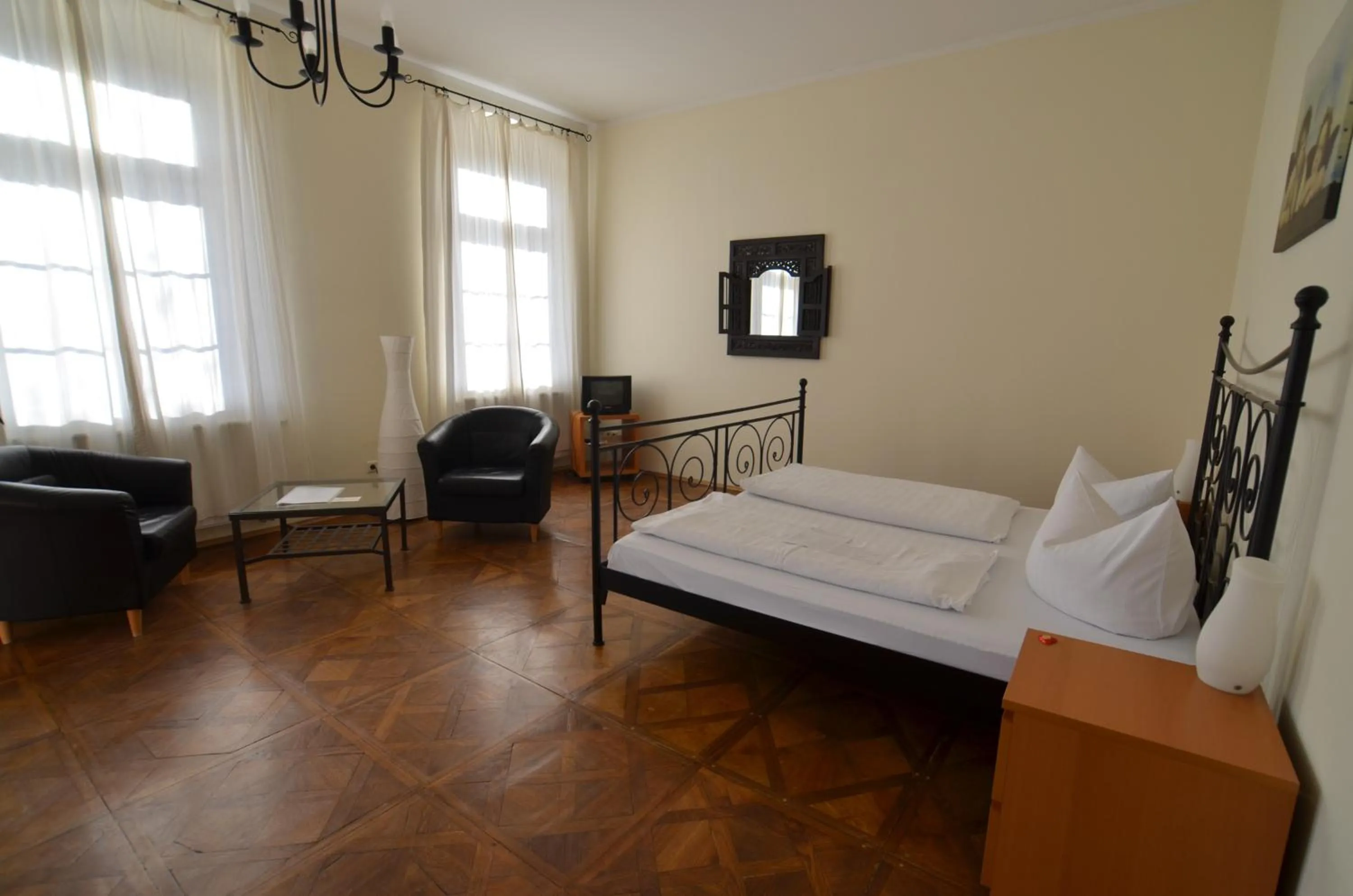 Photo of the whole room, Bed in Gästehaus Villa Seraphinum