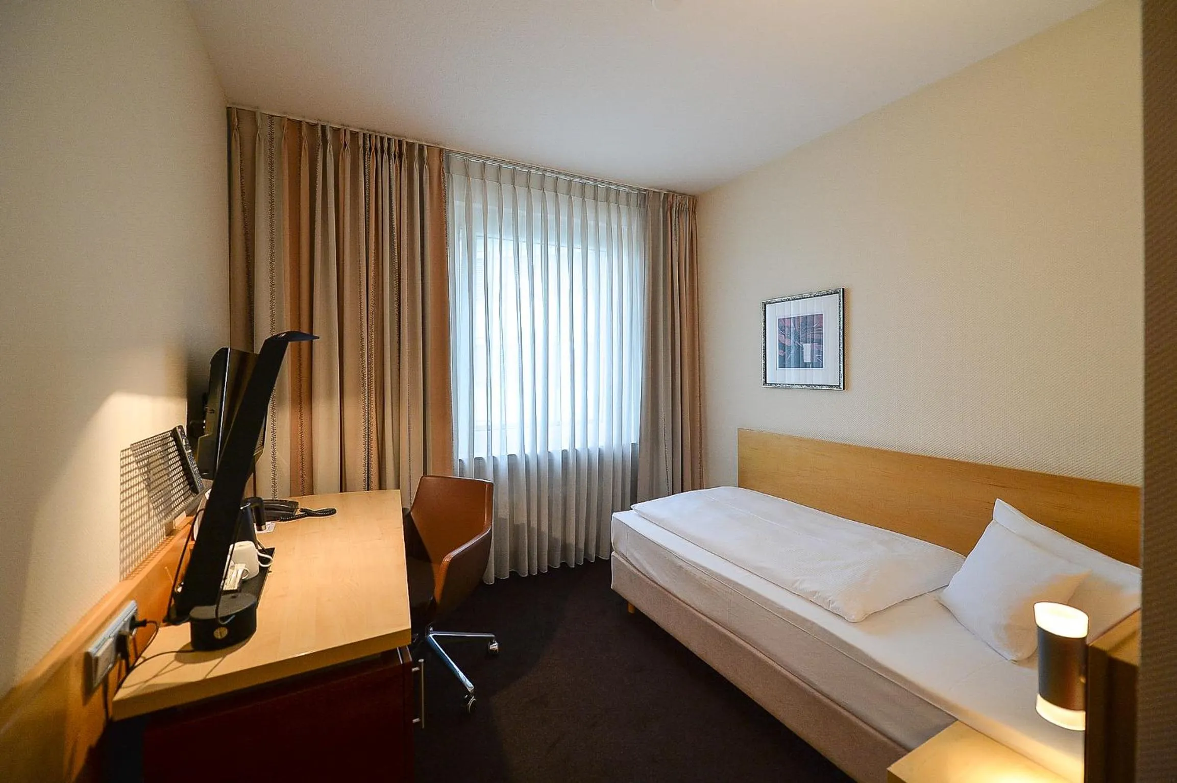 Photo of the whole room, Bed in Best Western Hotel Hohenzollern