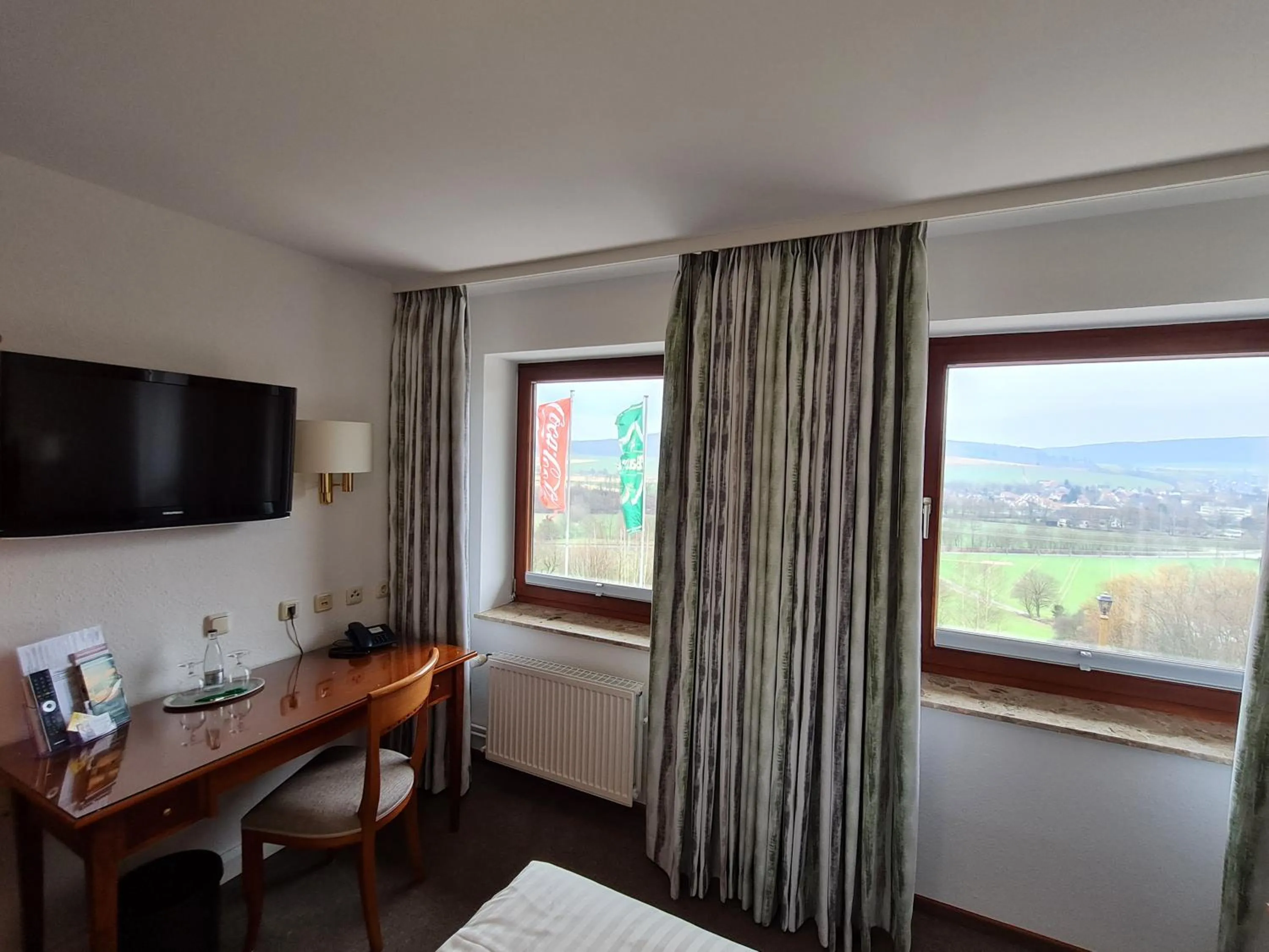 Photo of the whole room in Hotel Waldquelle - Baumhaushotel Aerzen