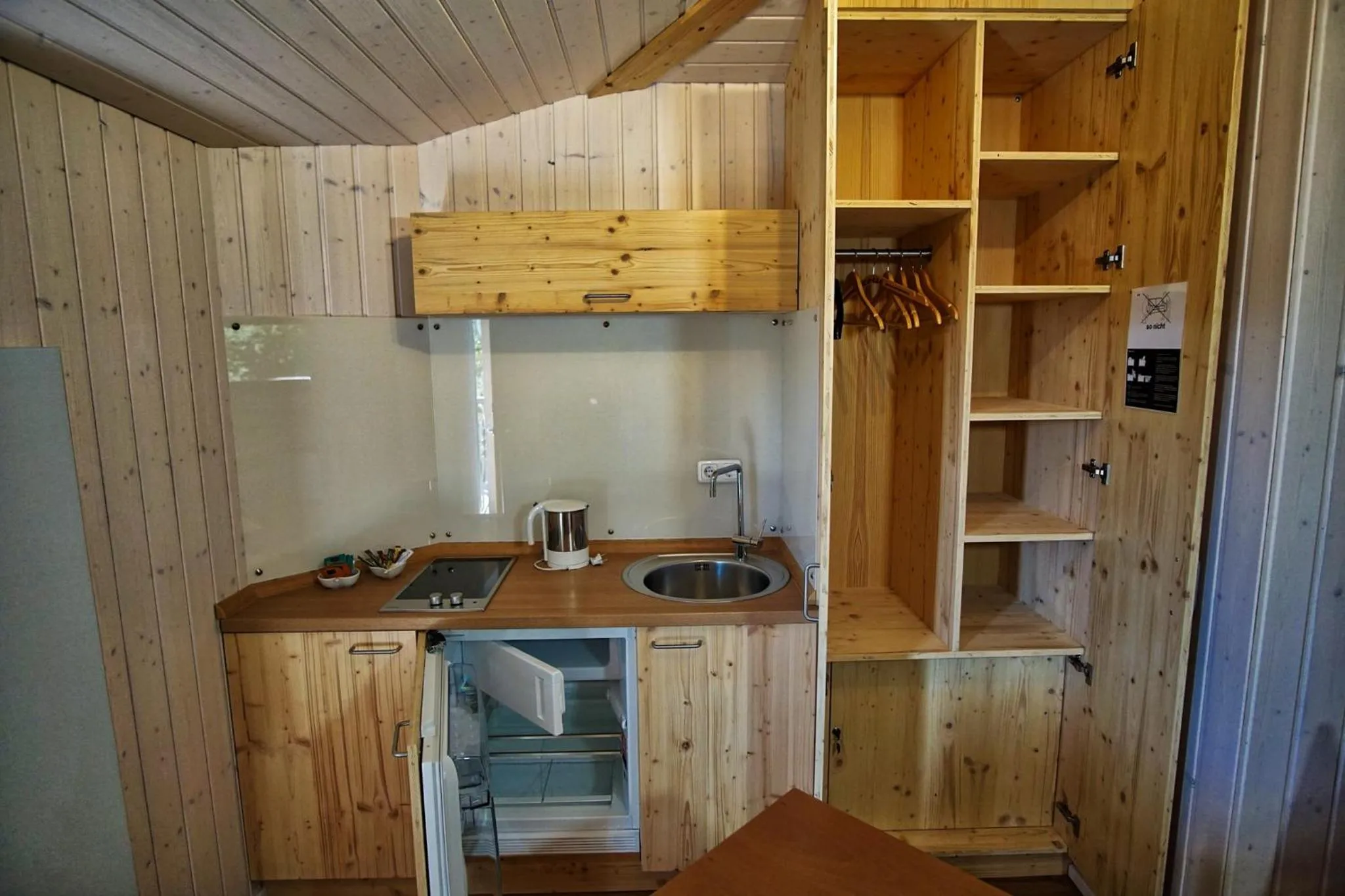 Photo of the whole room in Hotel Waldquelle - Baumhaushotel Aerzen