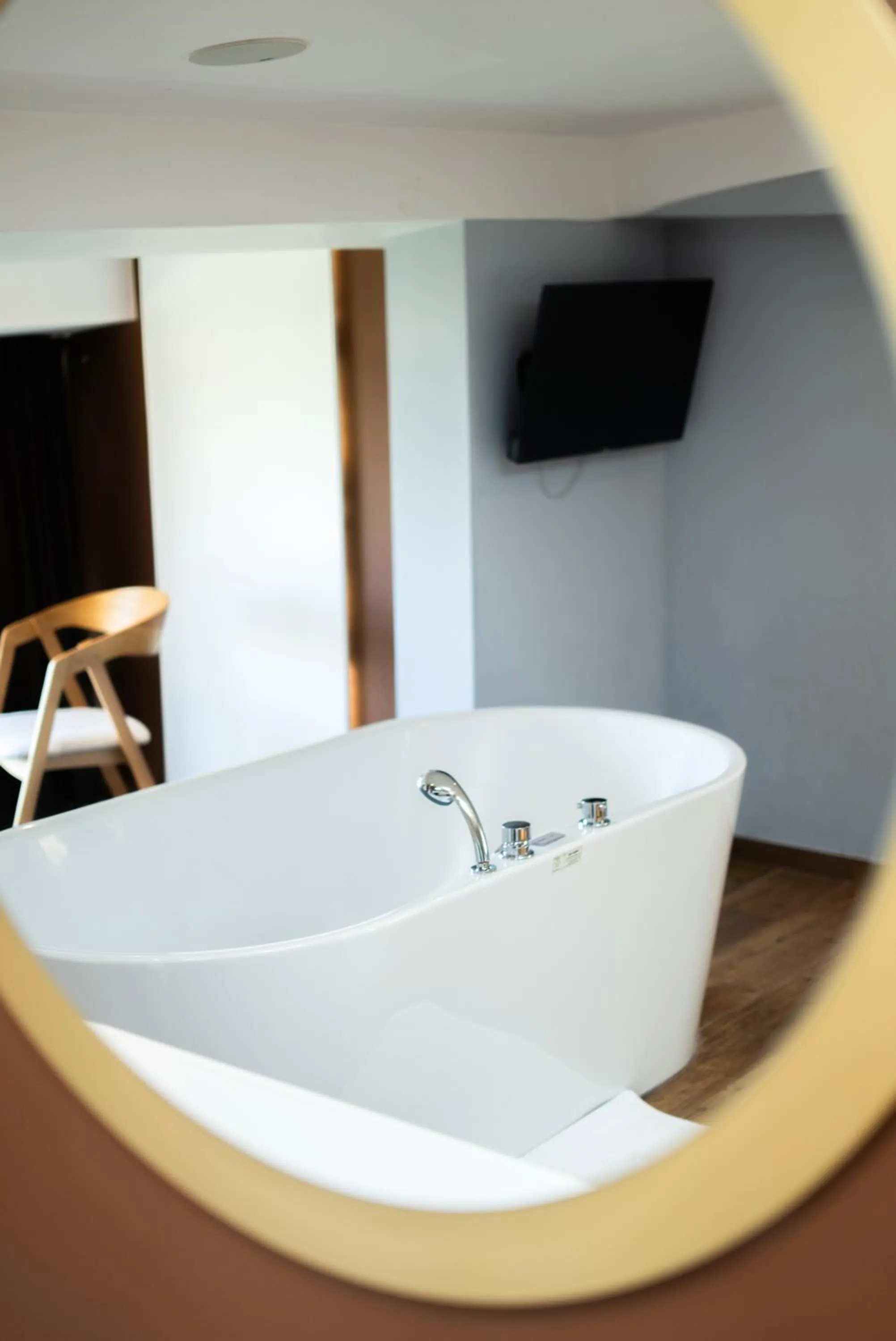 Hot Tub in Olivar Hotel Tirana