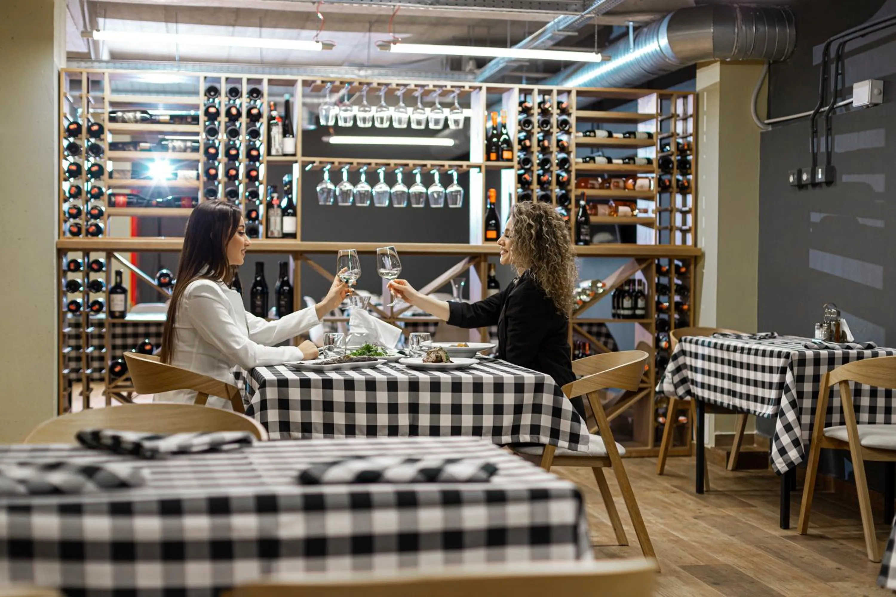 Restaurant/places to eat in Olivar Hotel Tirana