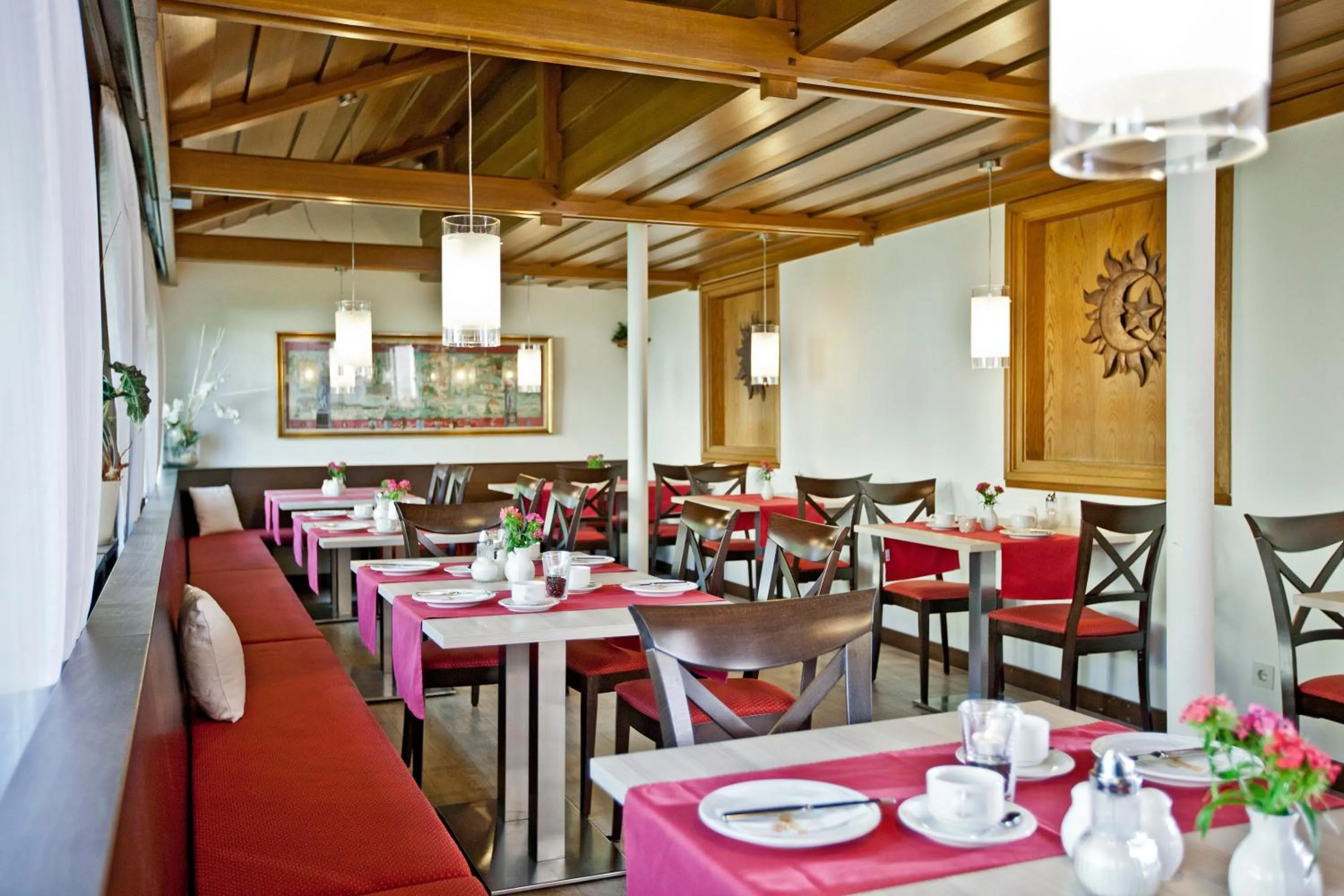 Restaurant/places to eat in Würmtaler Gästehaus