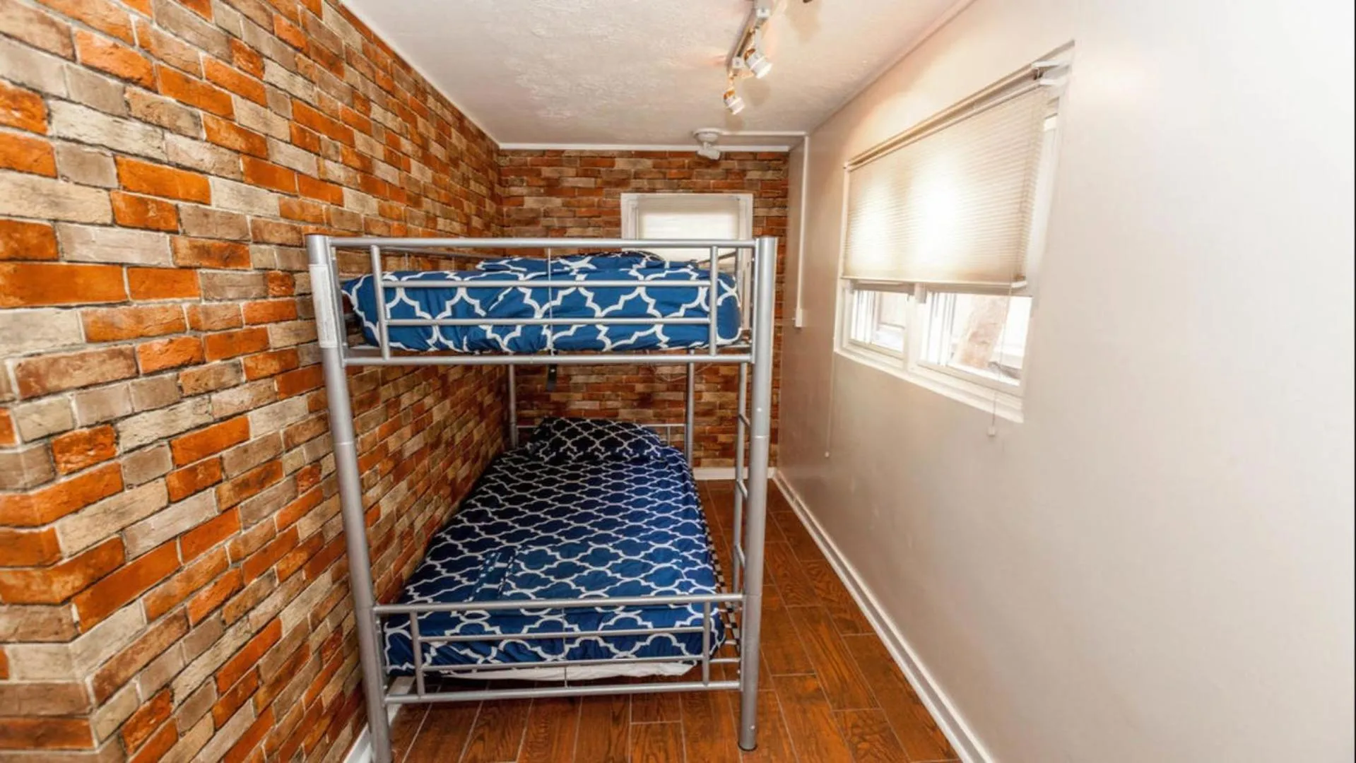 Bed in The Beach Waikiki Boutique Hostel