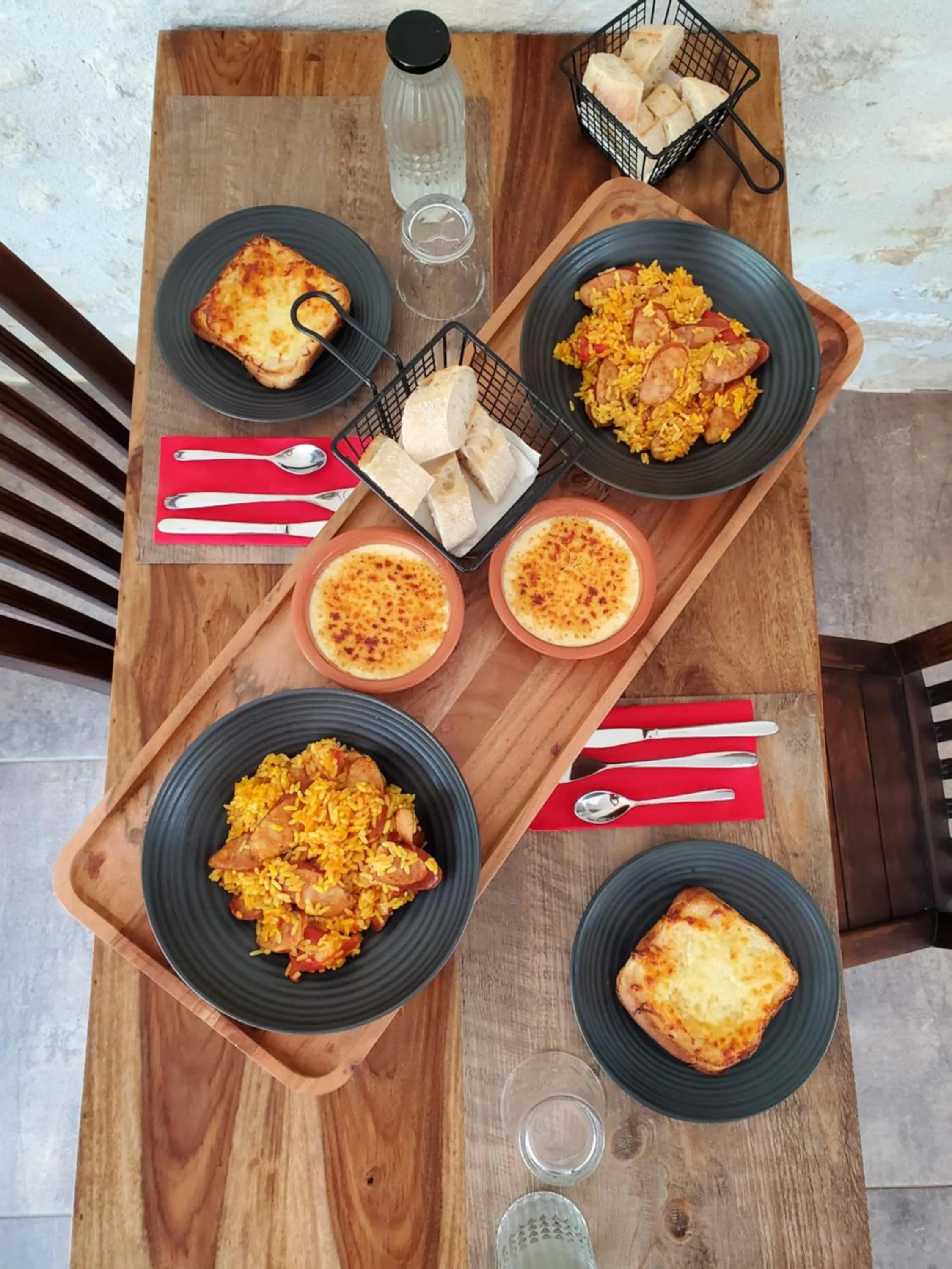 Restaurant/places to eat in Les Cuves - Saintes