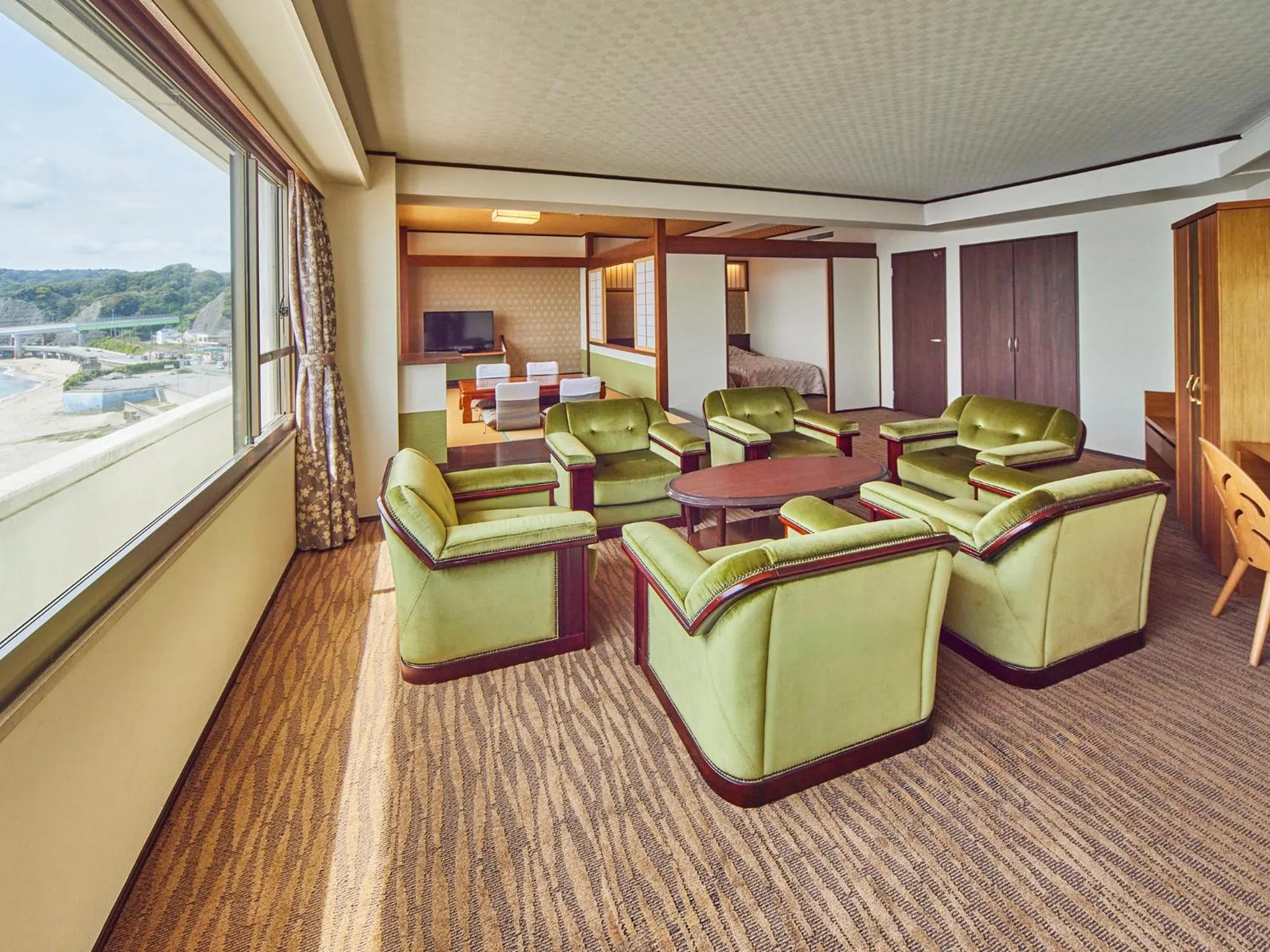 Photo of the whole room in Mikazuki Sea-Park Hotel Katsuura