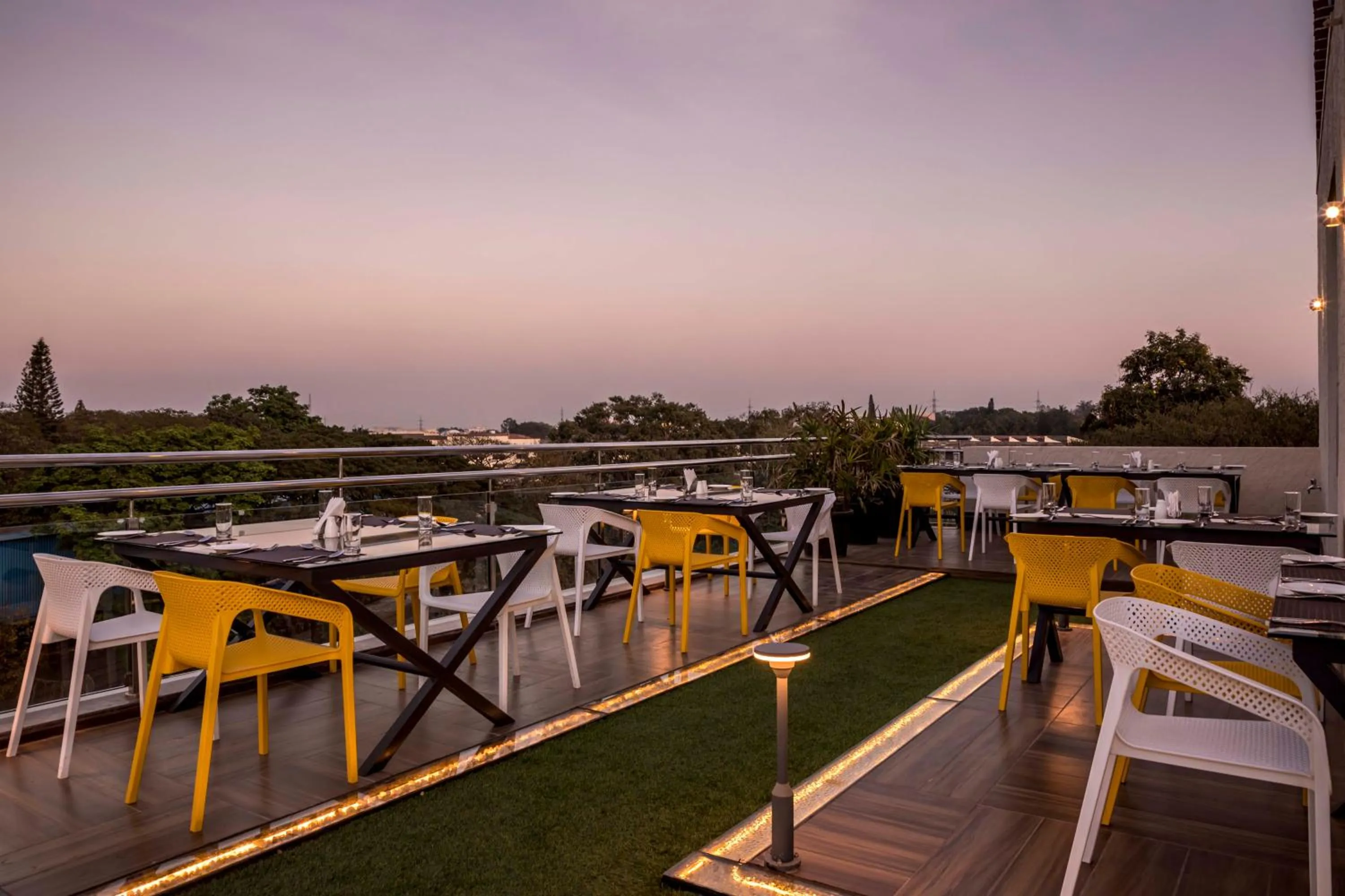 Restaurant/places to eat in Hotel Urban Jade