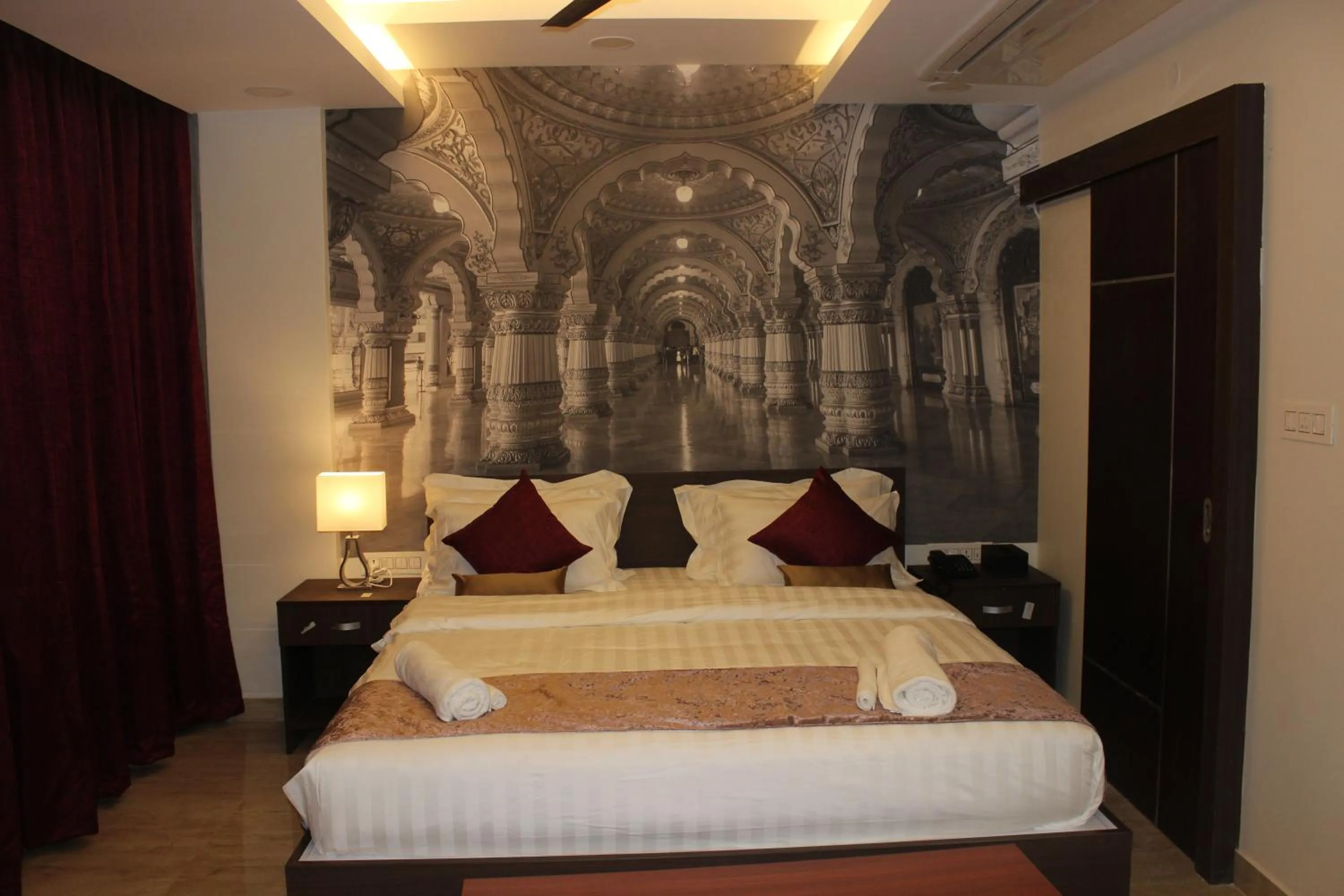 Photo of the whole room, Bed in Hotel Urban Jade