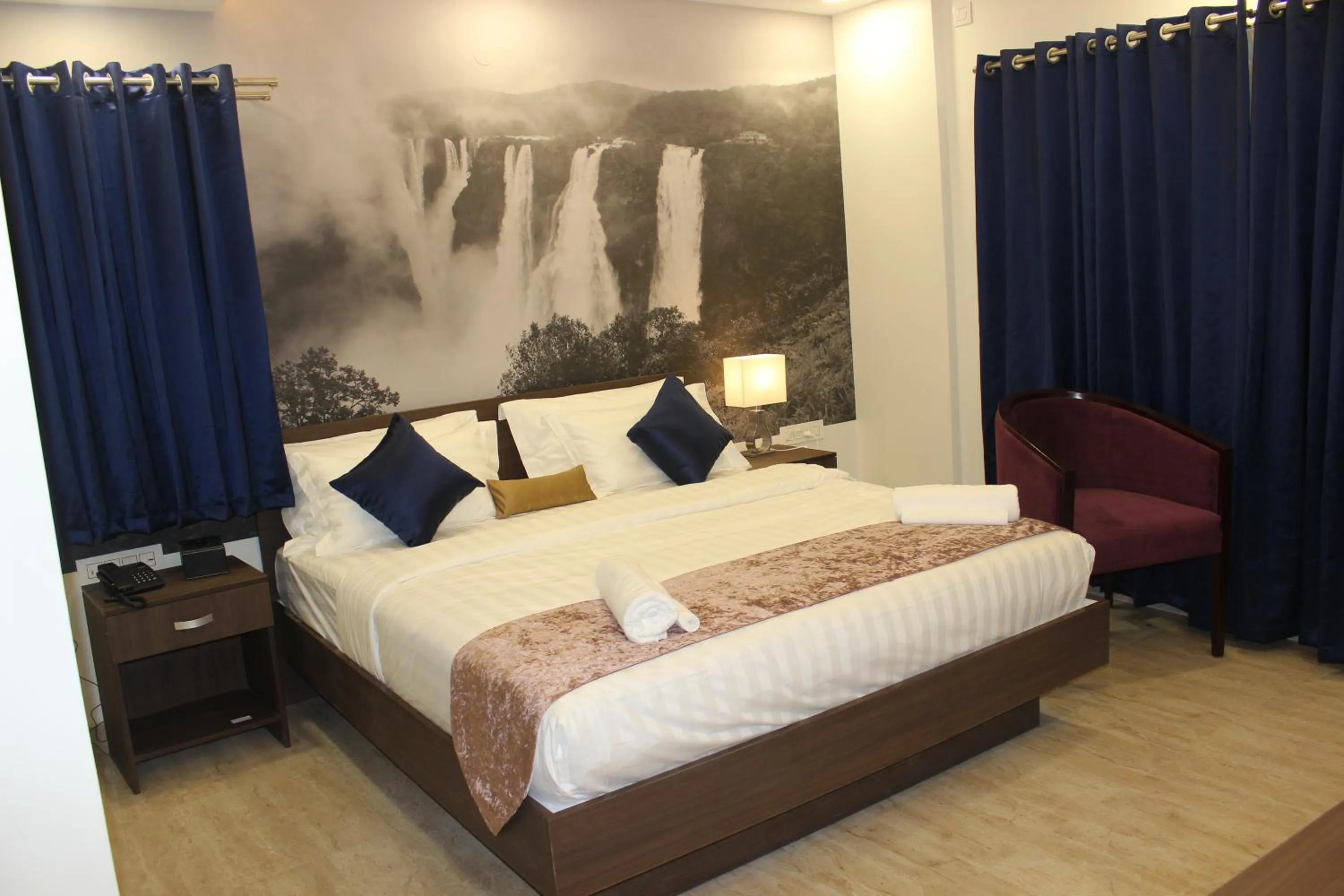 Photo of the whole room, Bed in Hotel Urban Jade