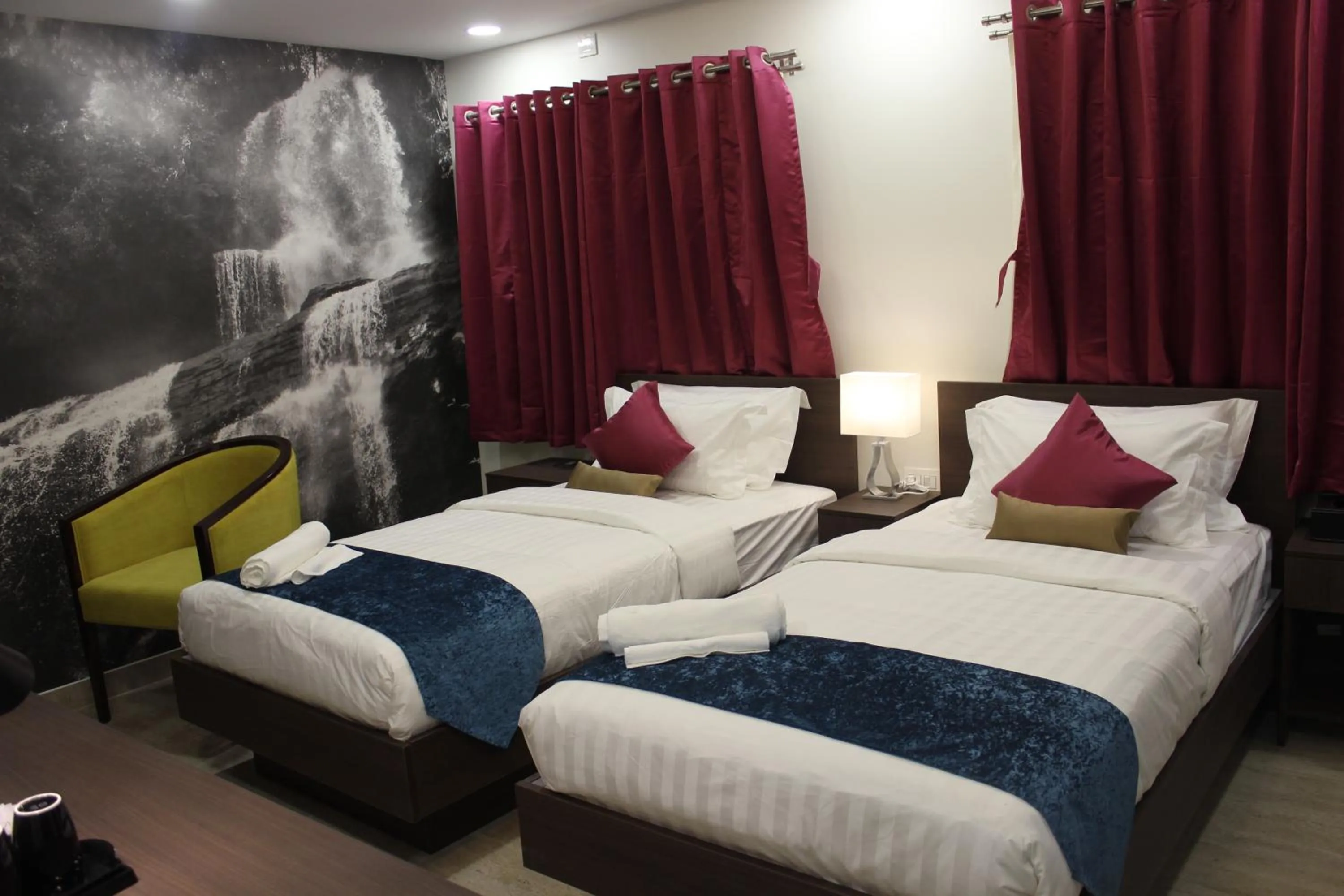 Photo of the whole room, Bed in Hotel Urban Jade