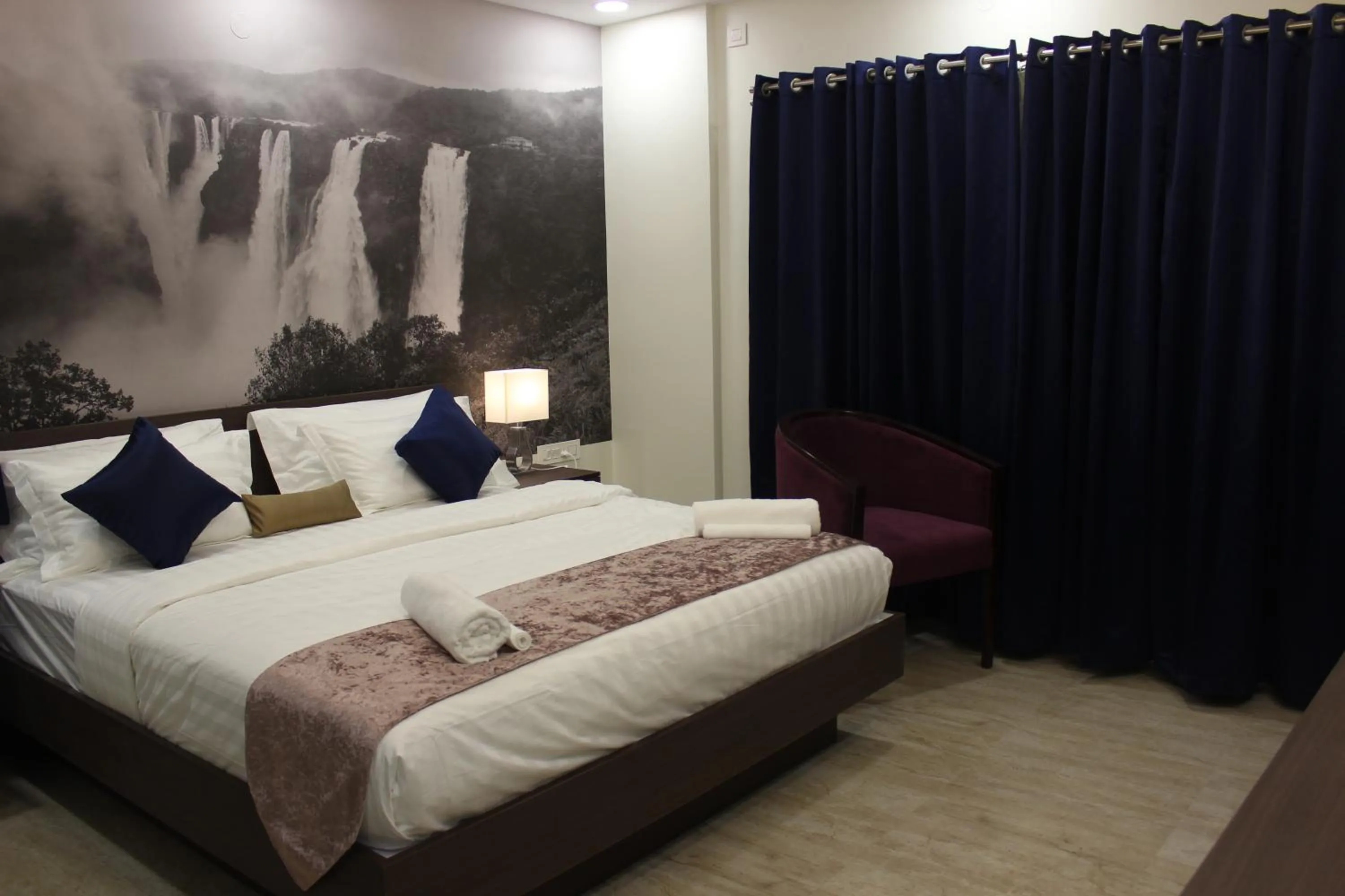 Photo of the whole room, Bed in Hotel Urban Jade