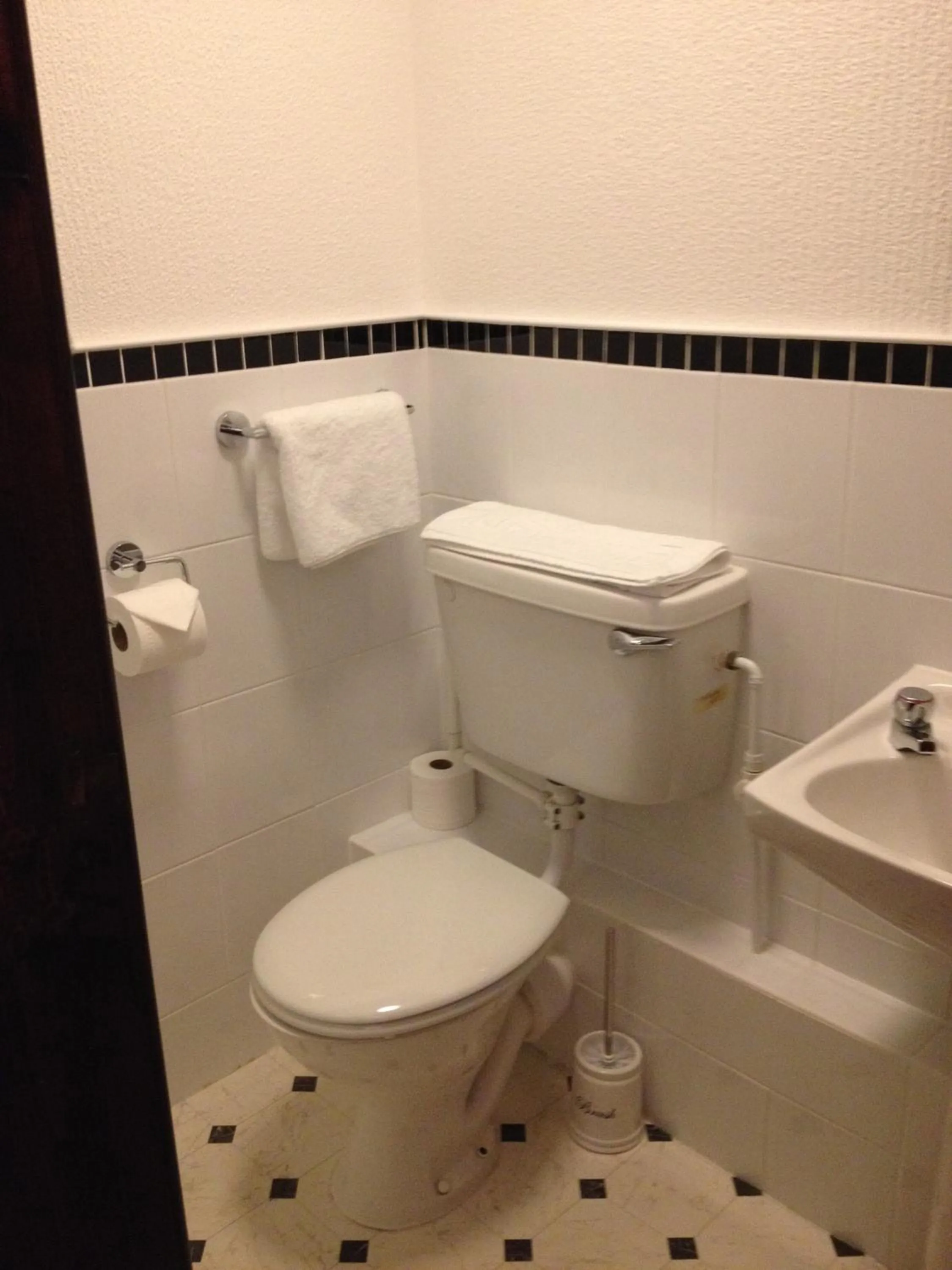 Bathroom in New Masons Arms