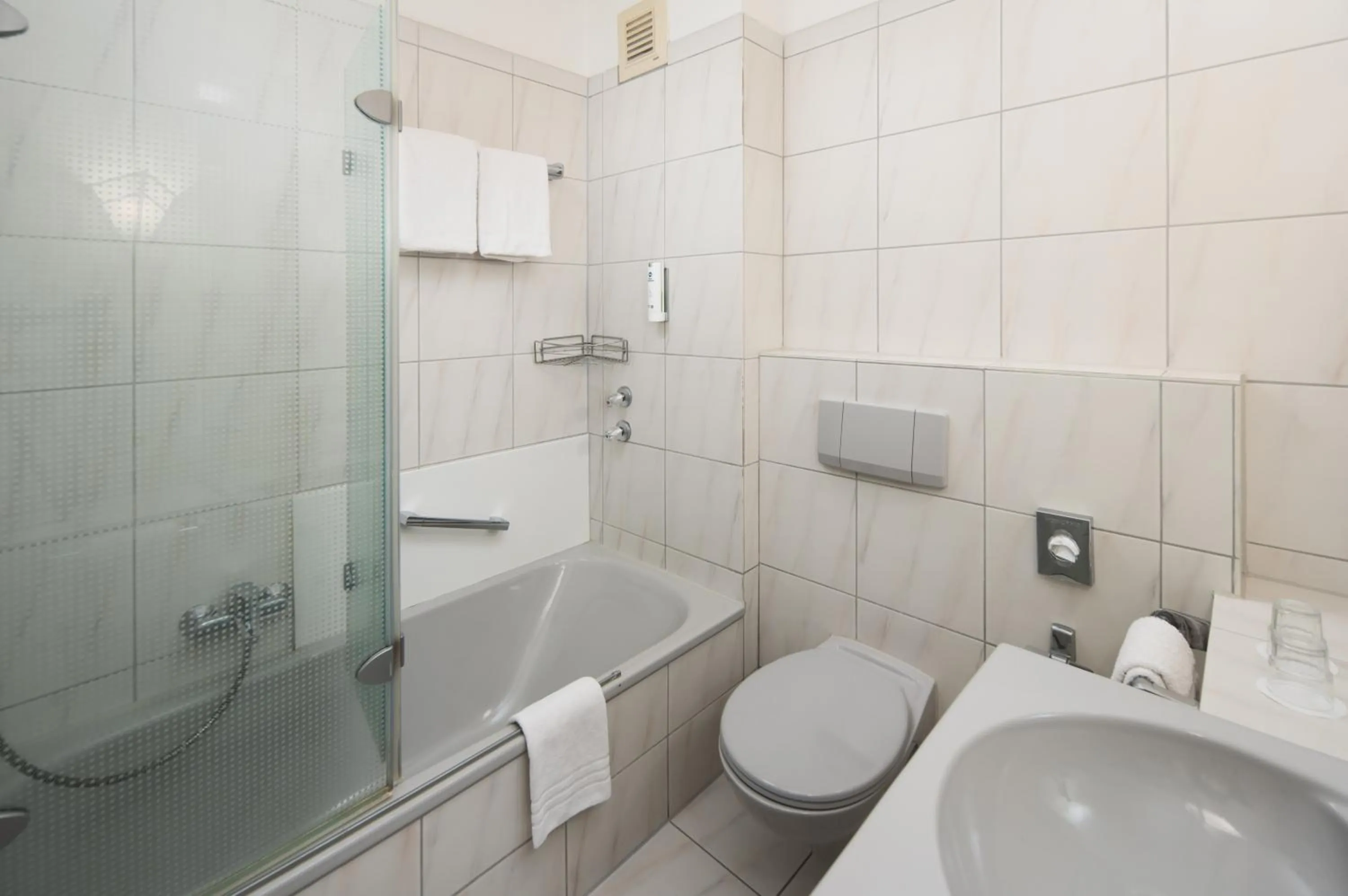 Bathroom in Best Western Hotel Heide