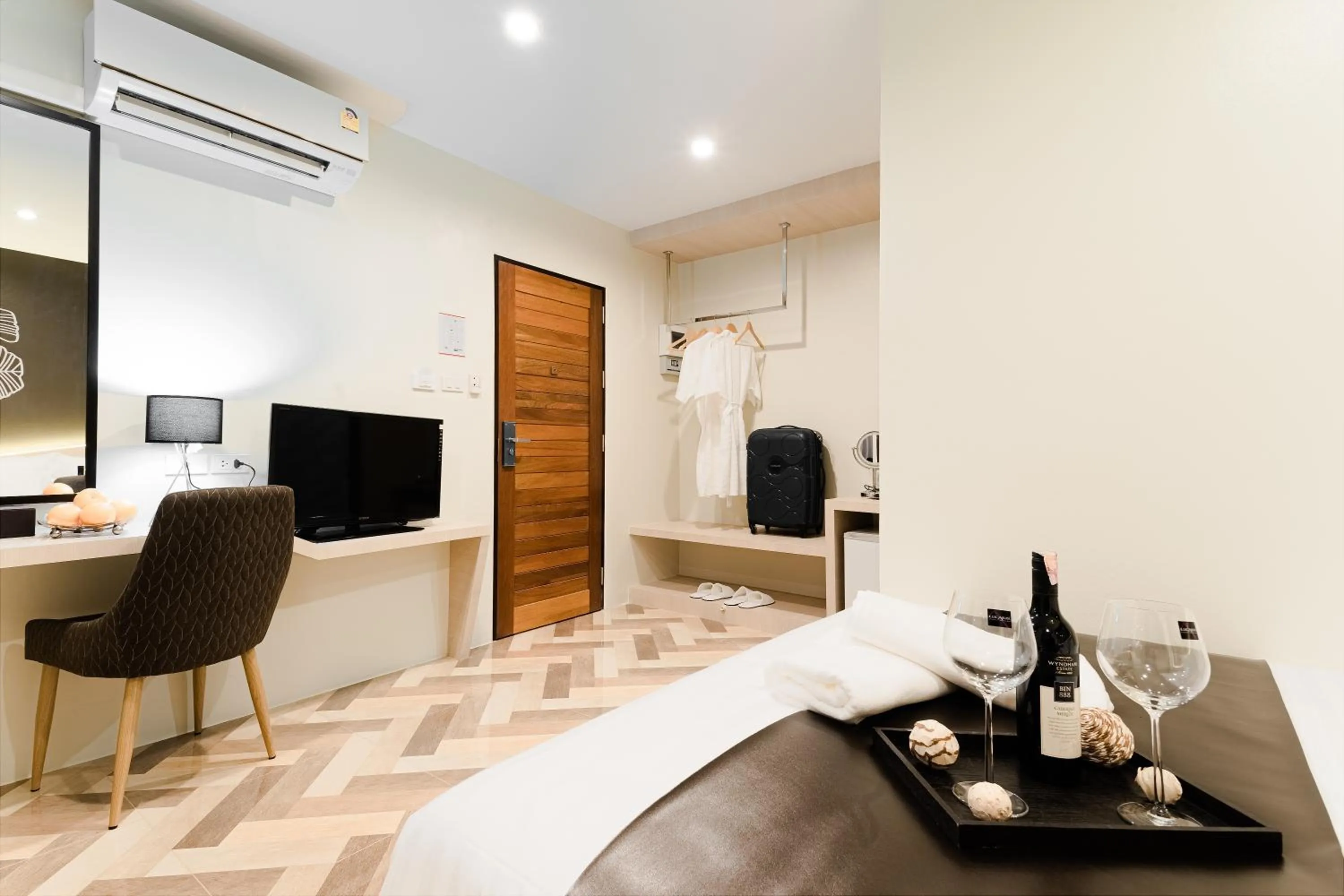 Bedroom in SJ Miracle Hotel