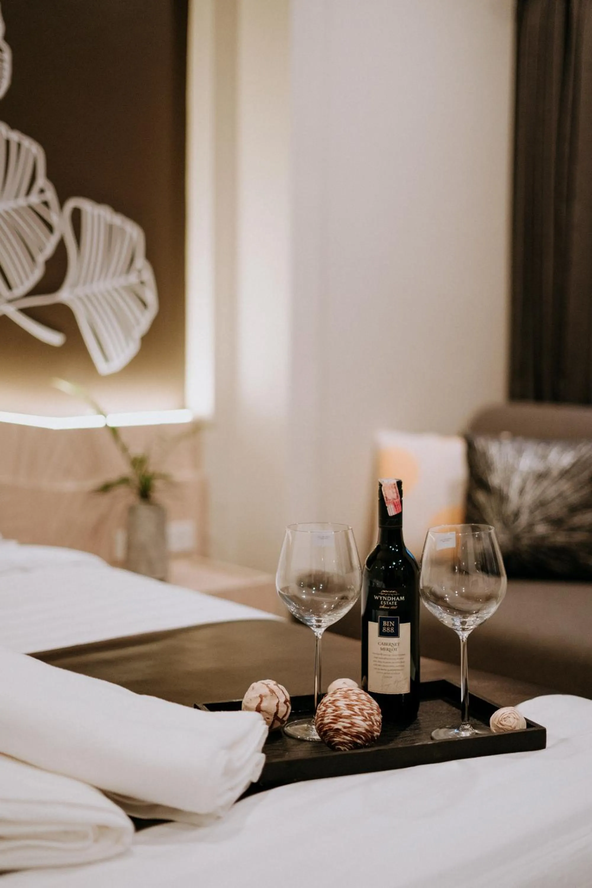 Bedroom, Bed in SJ Miracle Hotel