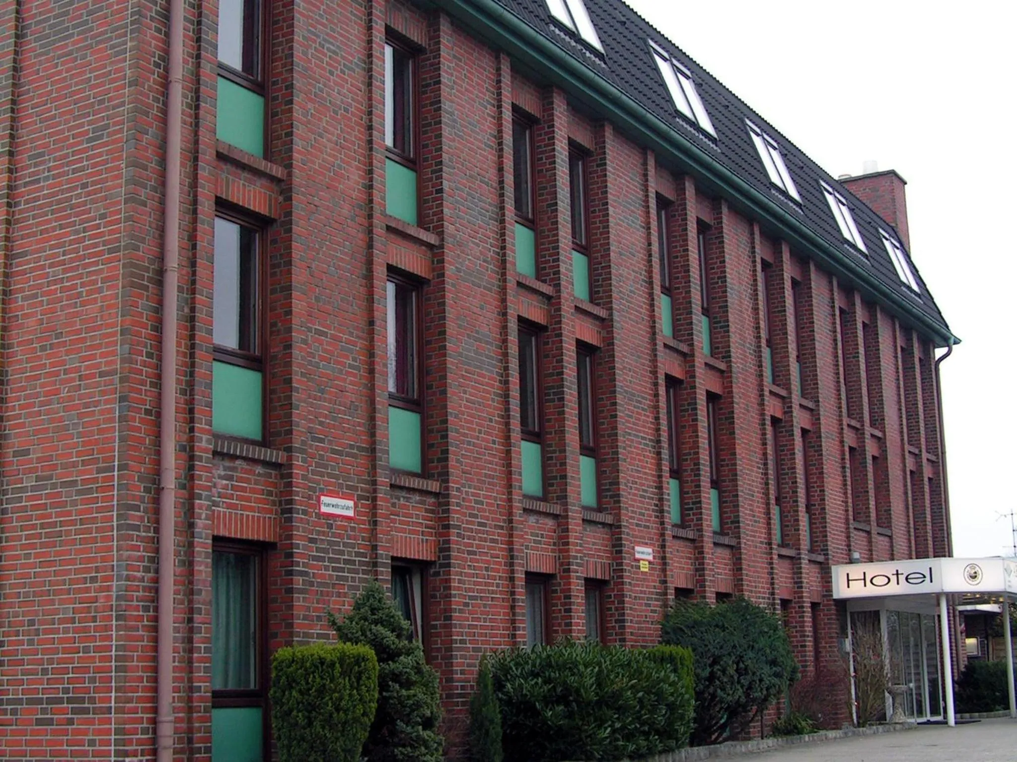 Facade/entrance in ITM Entrée Glinde Restaurant & Tagungshotel