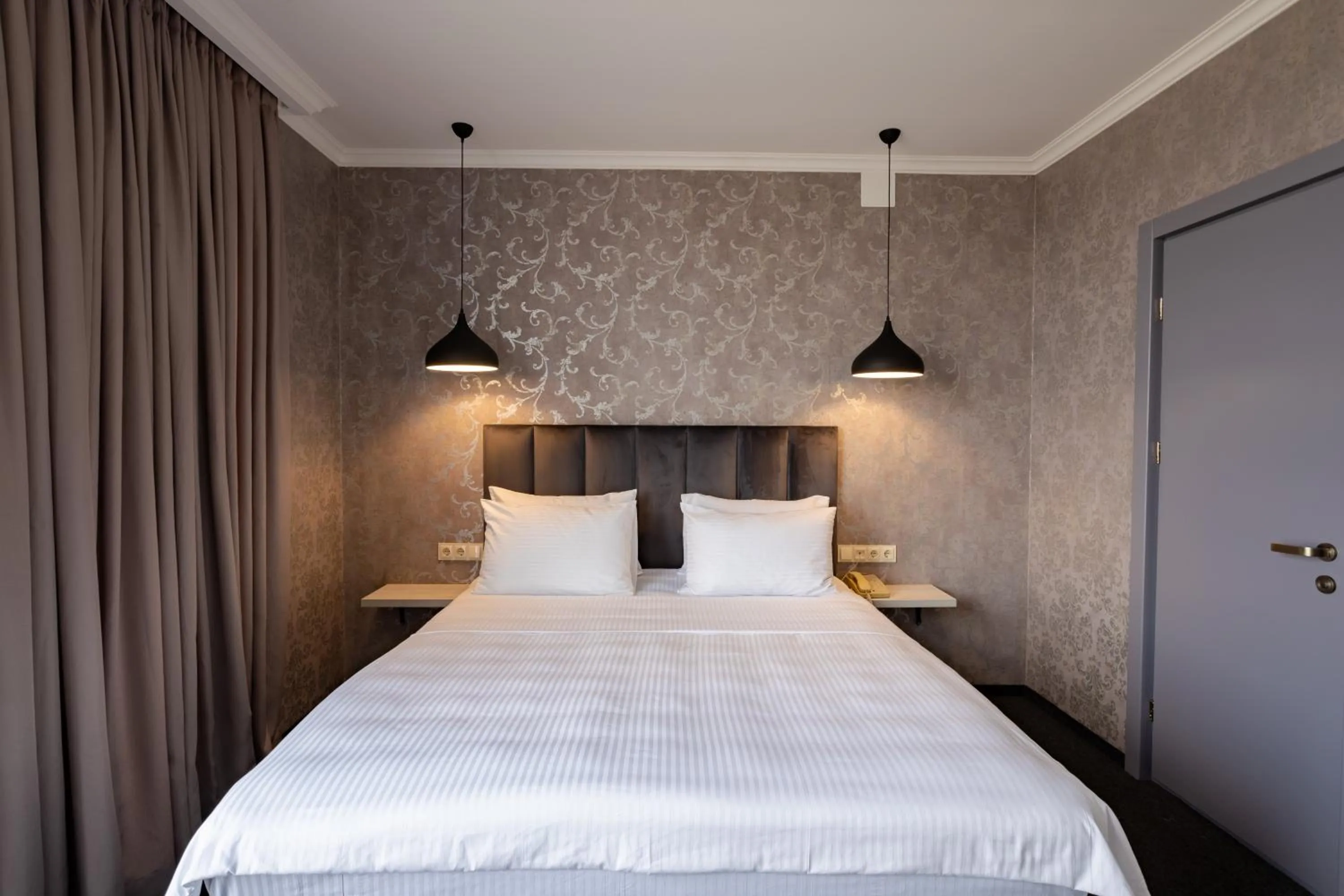 Bed in Hotel Day Inn