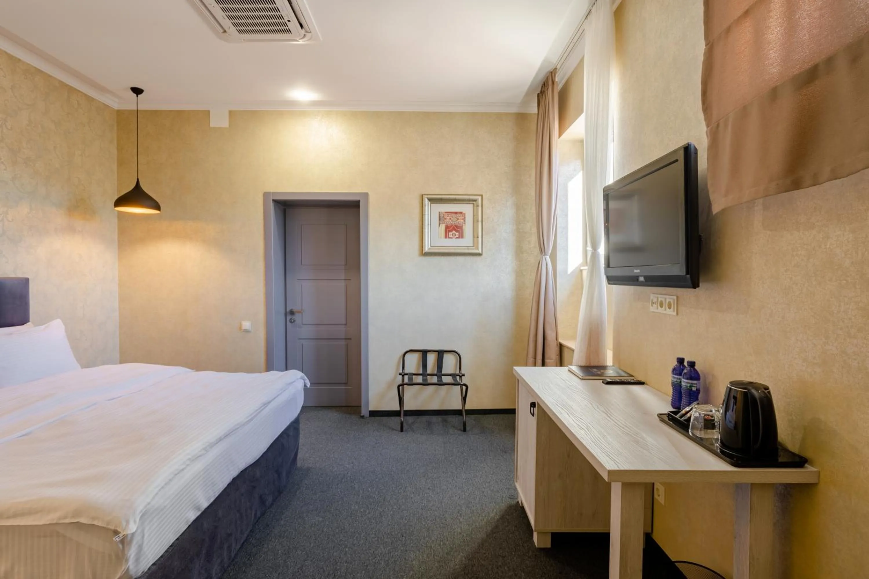 Bed in Hotel Day Inn