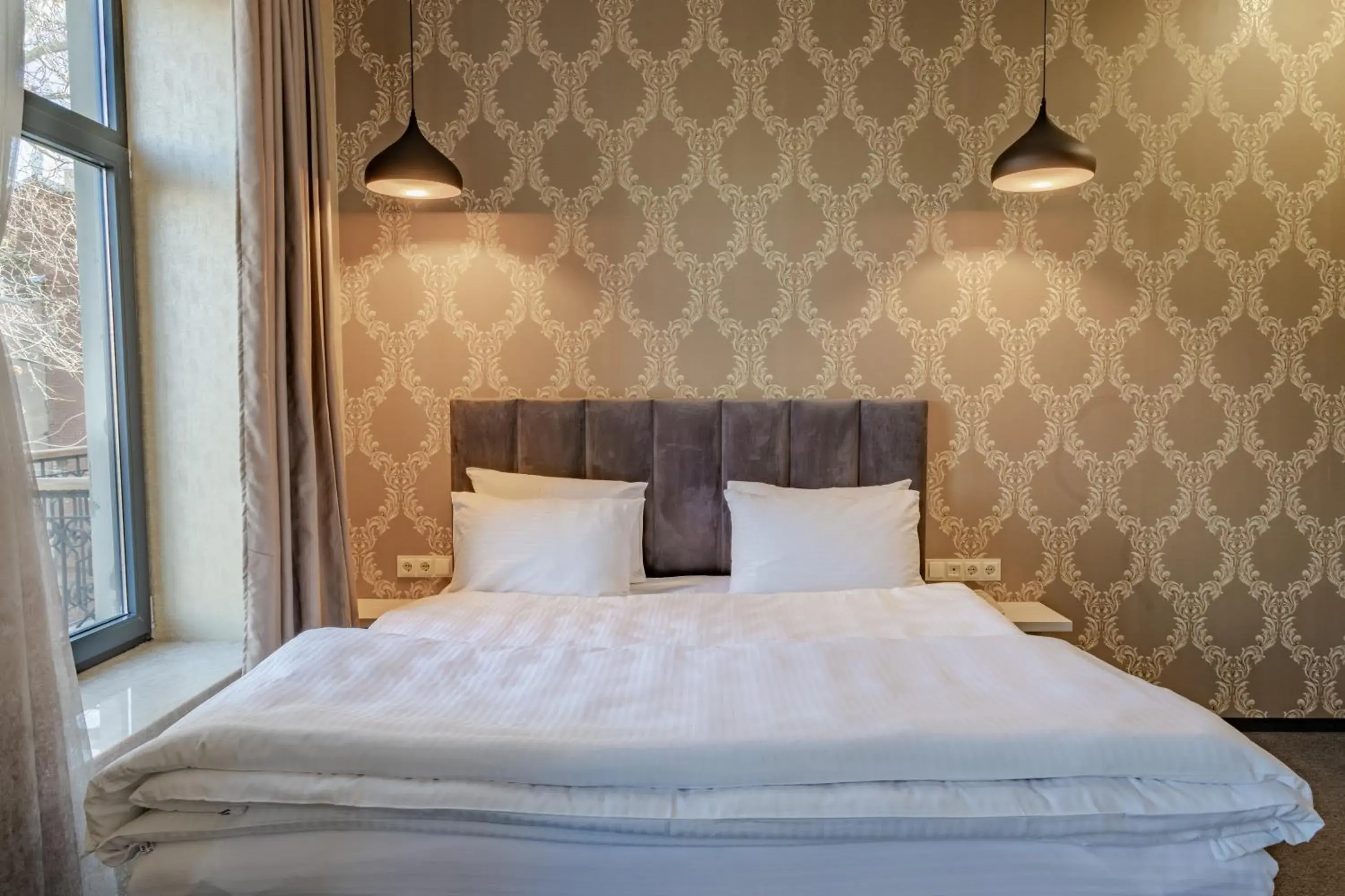 Deluxe Double Room in Hotel Day Inn Deluxe Double Room in Hotel Day Inn