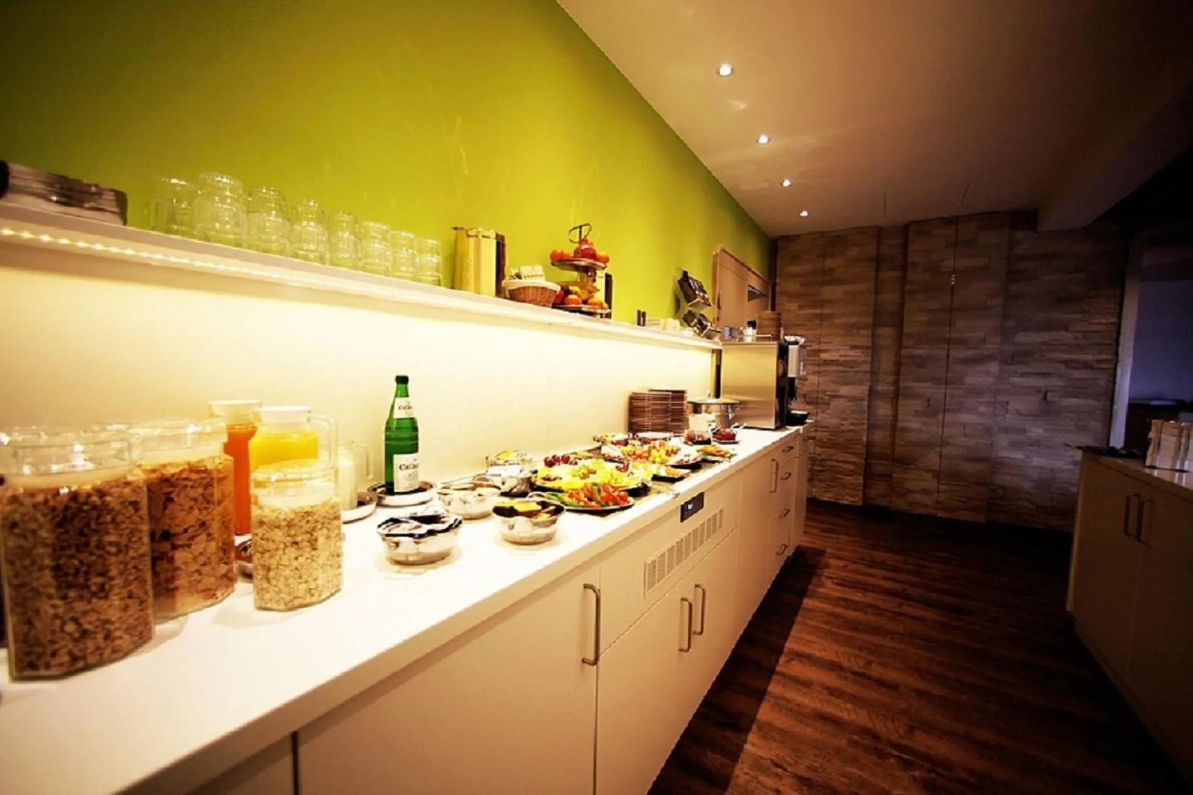 Restaurant/places to eat in Sonnenhof