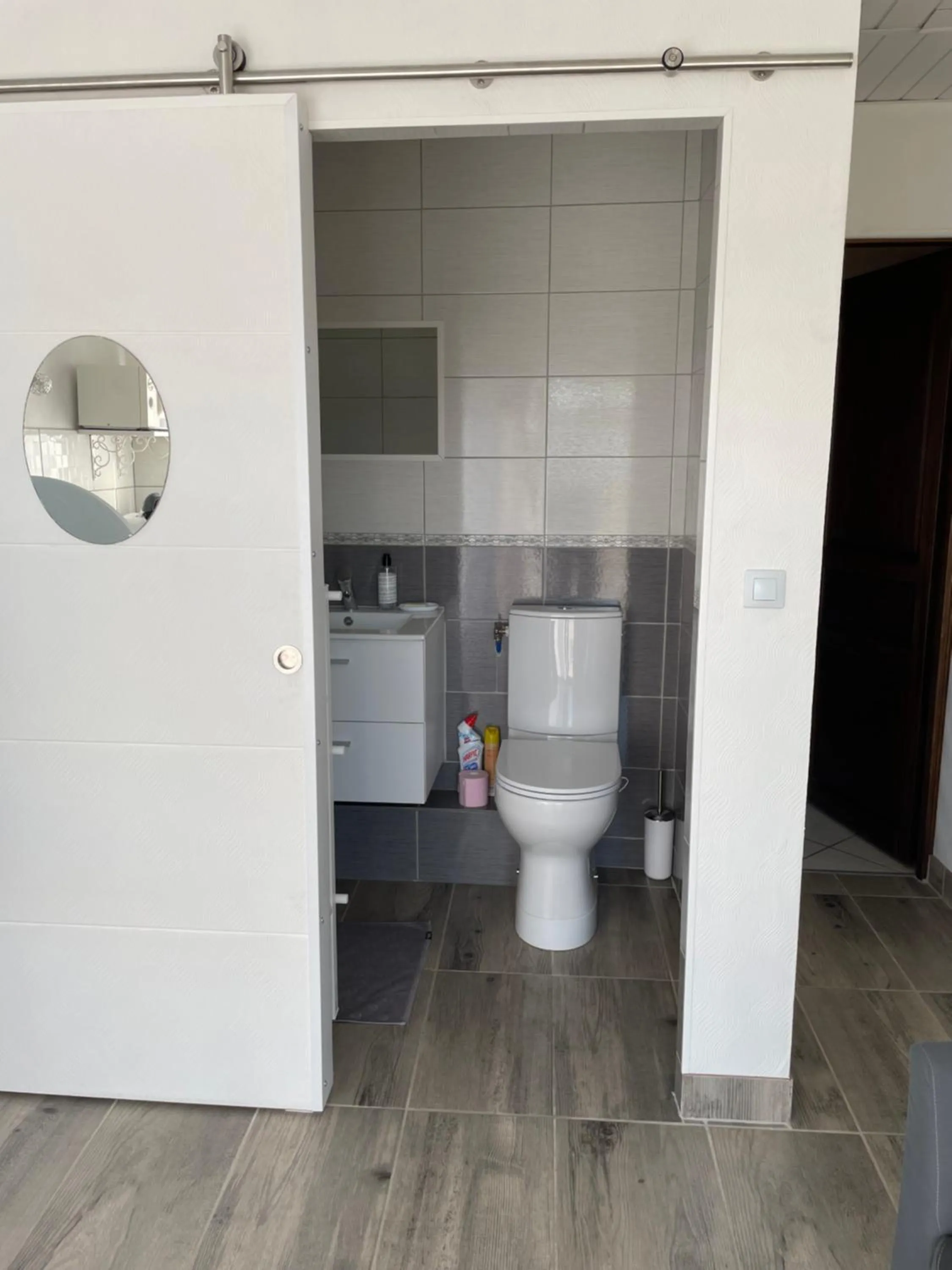 Toilet in Studio indépendant chez l'habitant