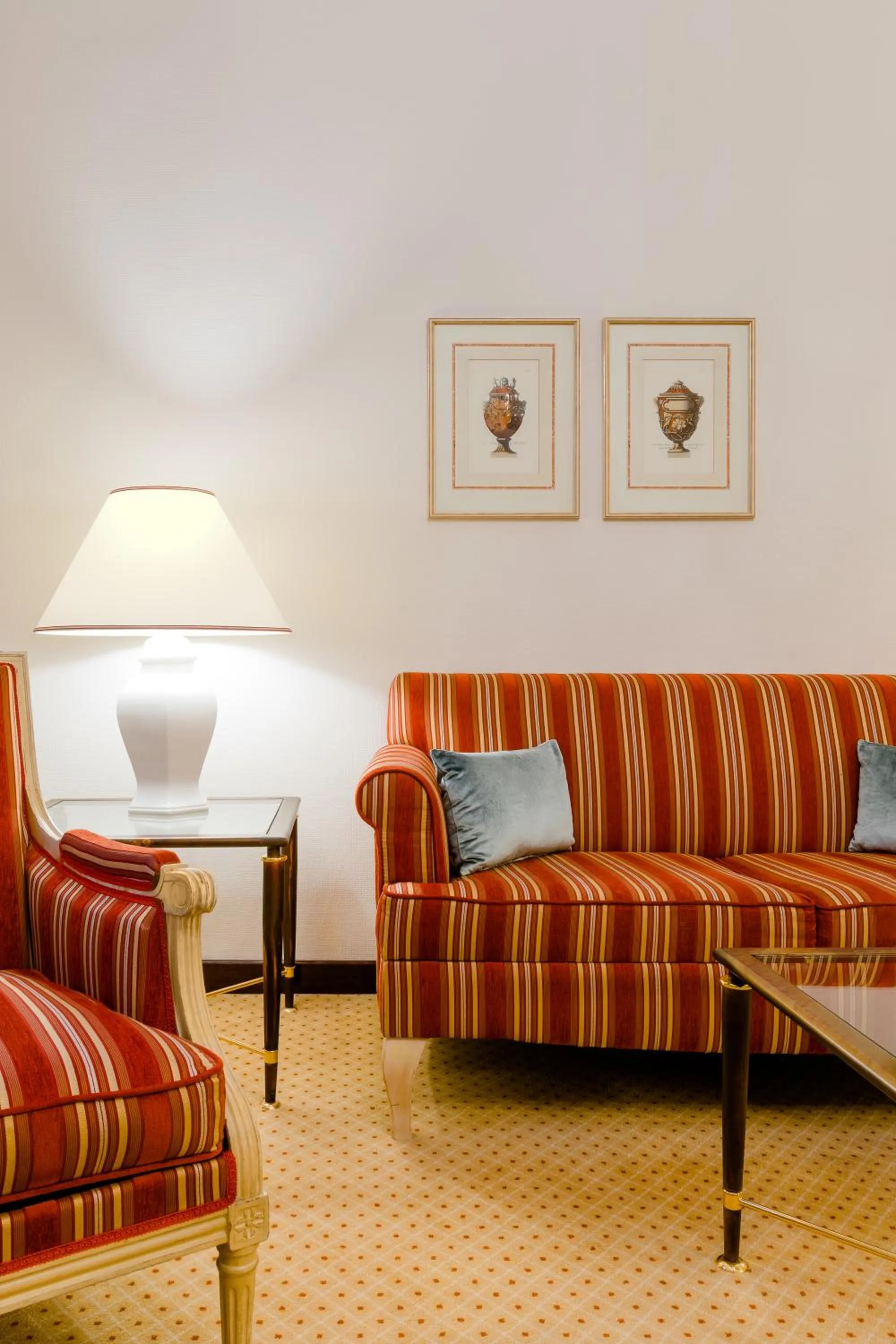 Seating area in Excelsior Hotel Ernst am Dom