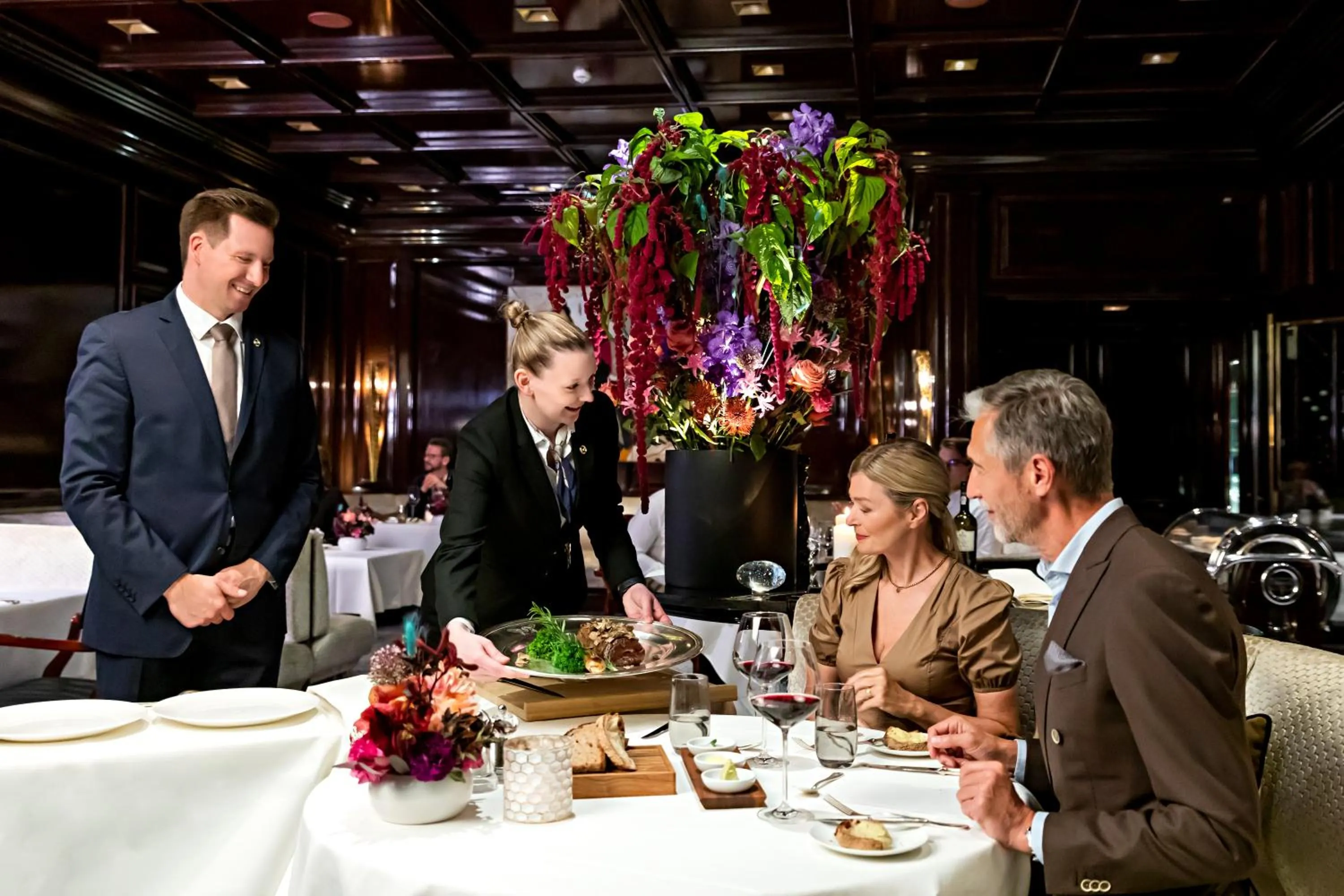 Restaurant/places to eat in Excelsior Hotel Ernst am Dom