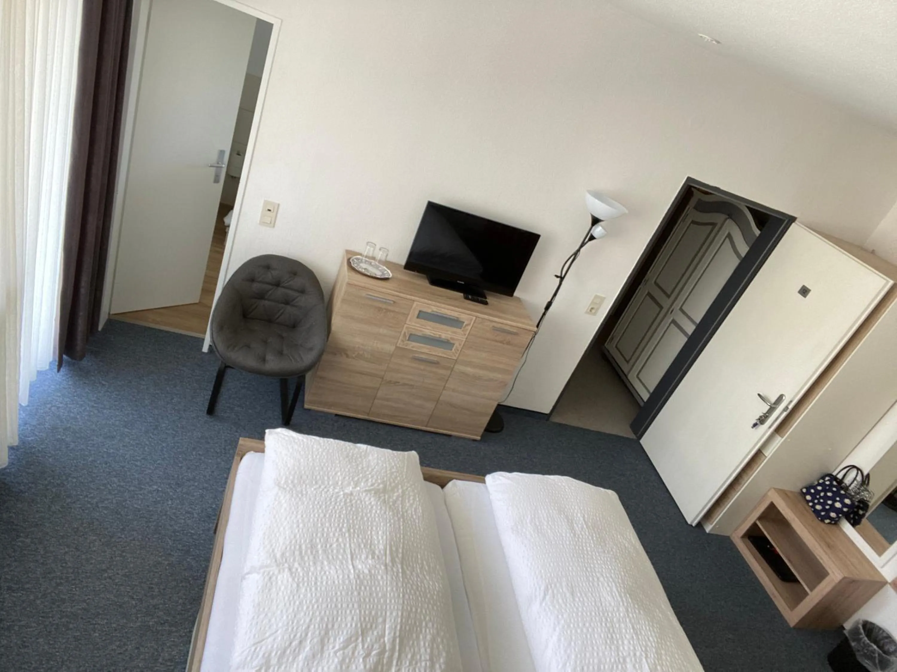 Bed in Sevda's Hotel Garni Weinforth