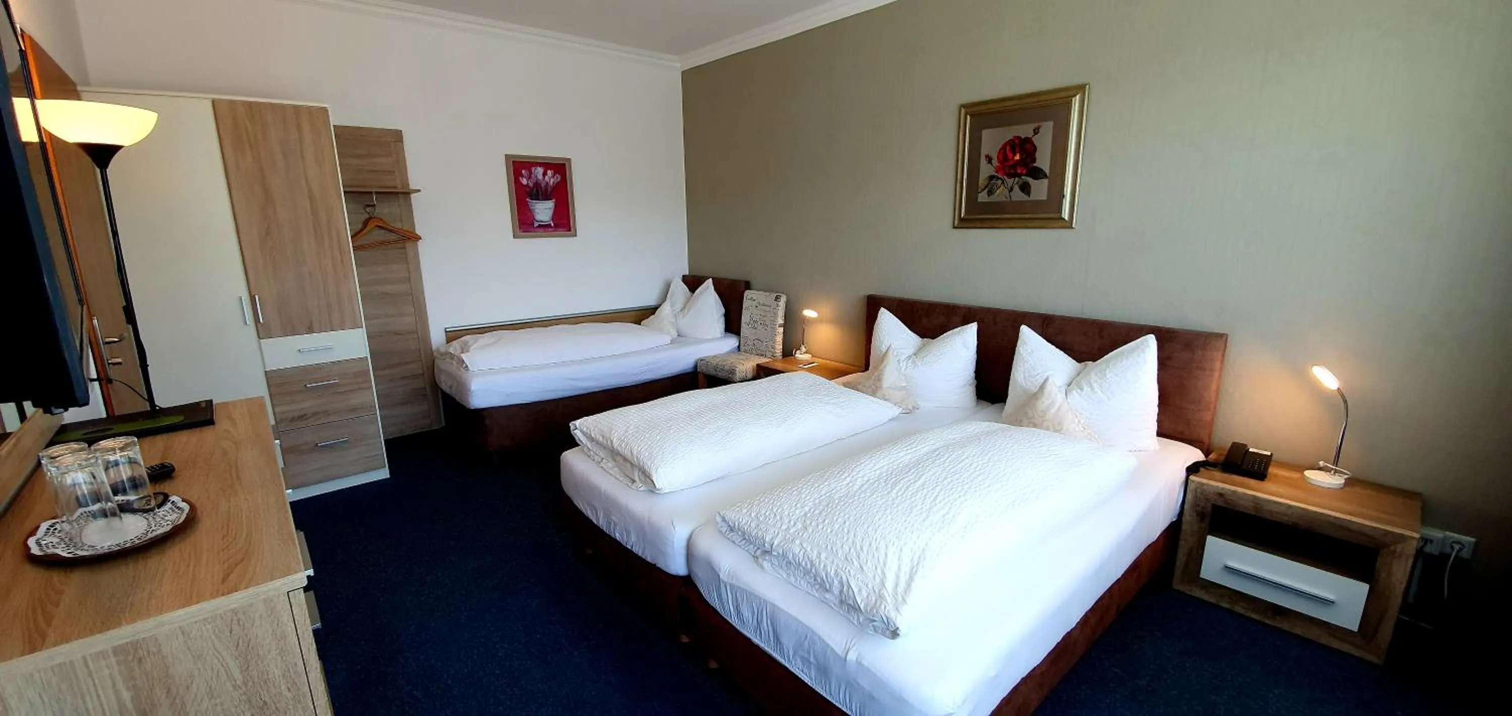 Photo of the whole room, Bed in Sevda's Hotel Garni Weinforth