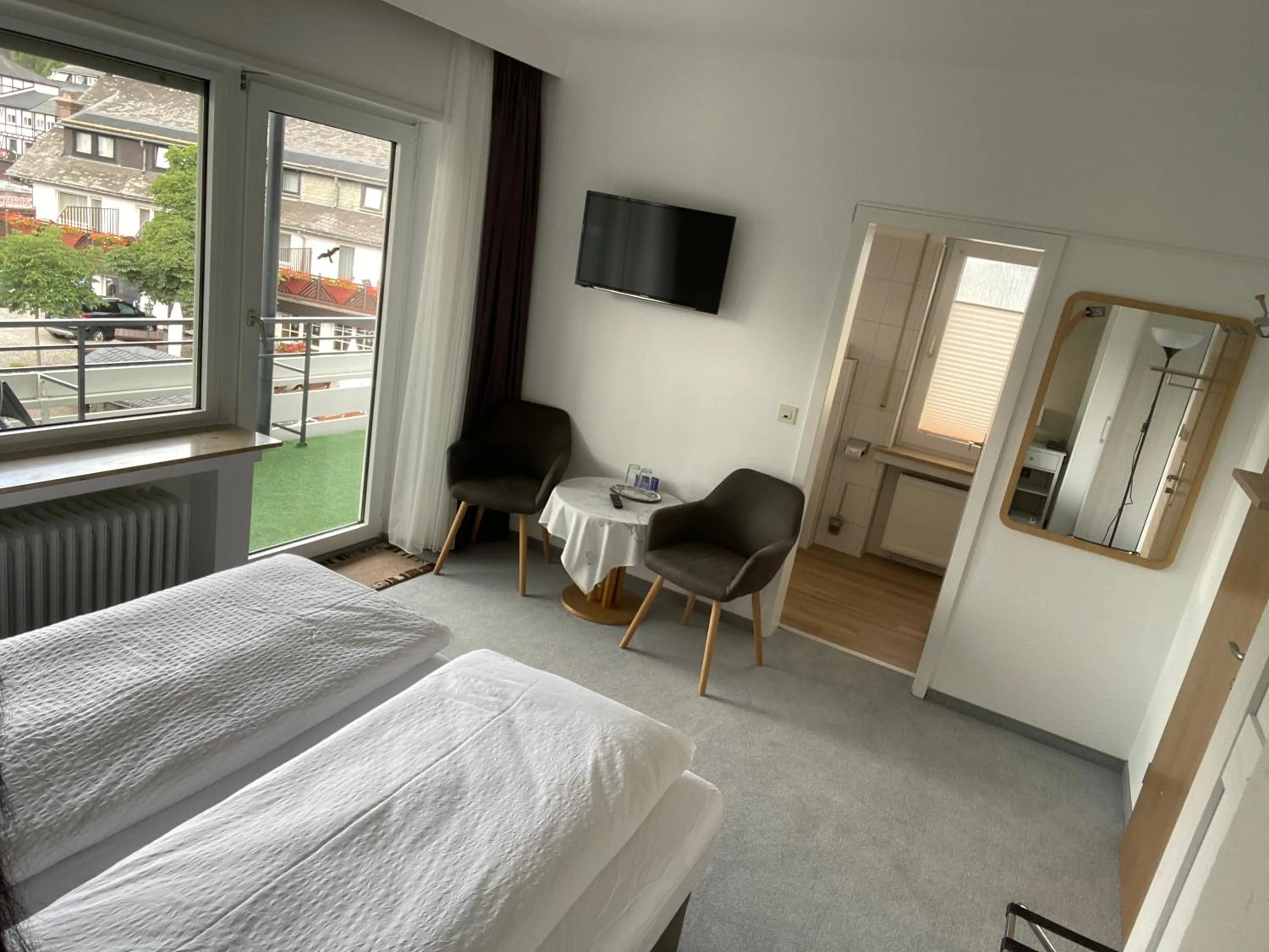 Photo of the whole room, Bed in Sevda's Hotel Garni Weinforth