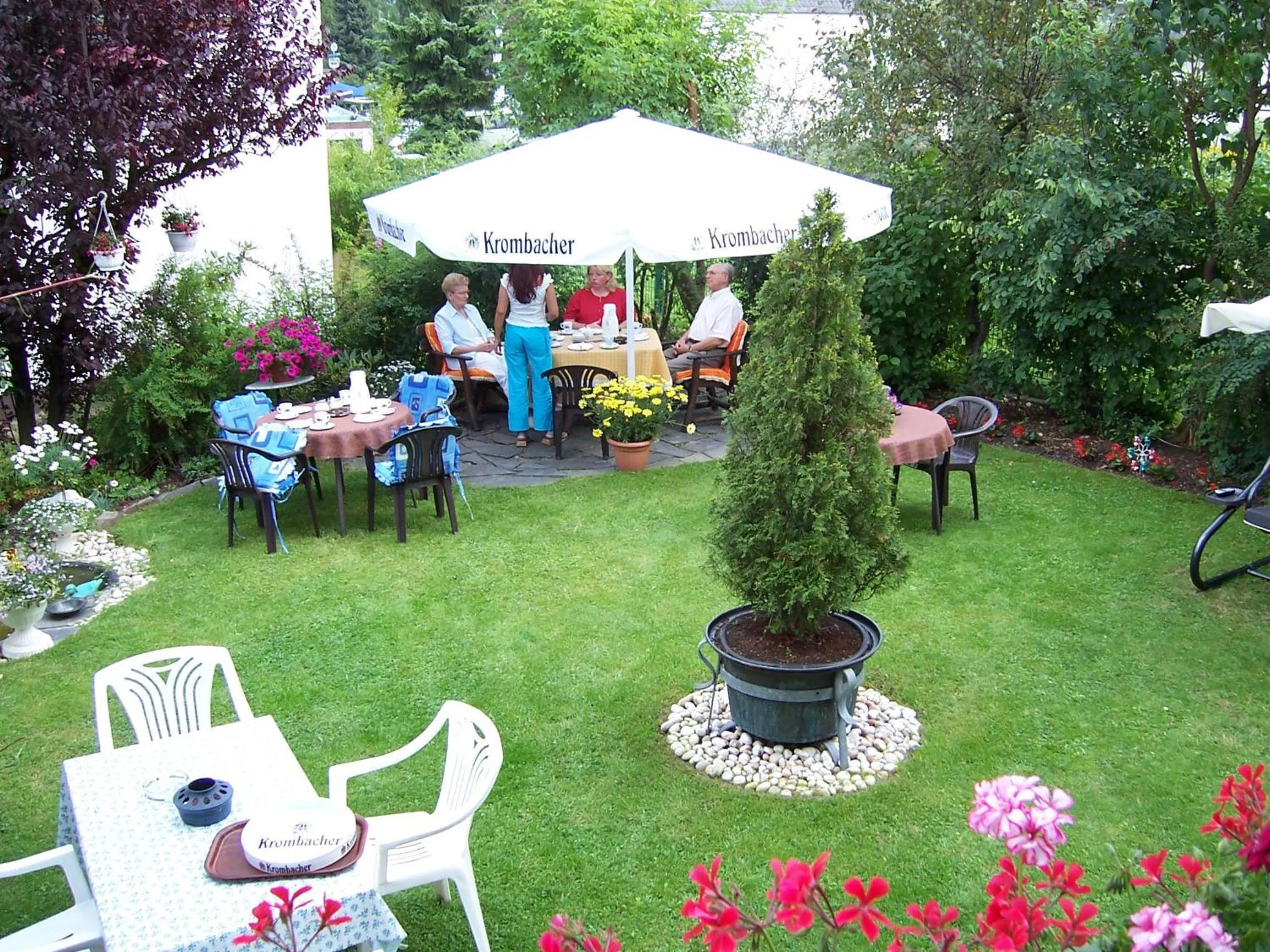 group of guests in Sevda's Hotel Garni Weinforth