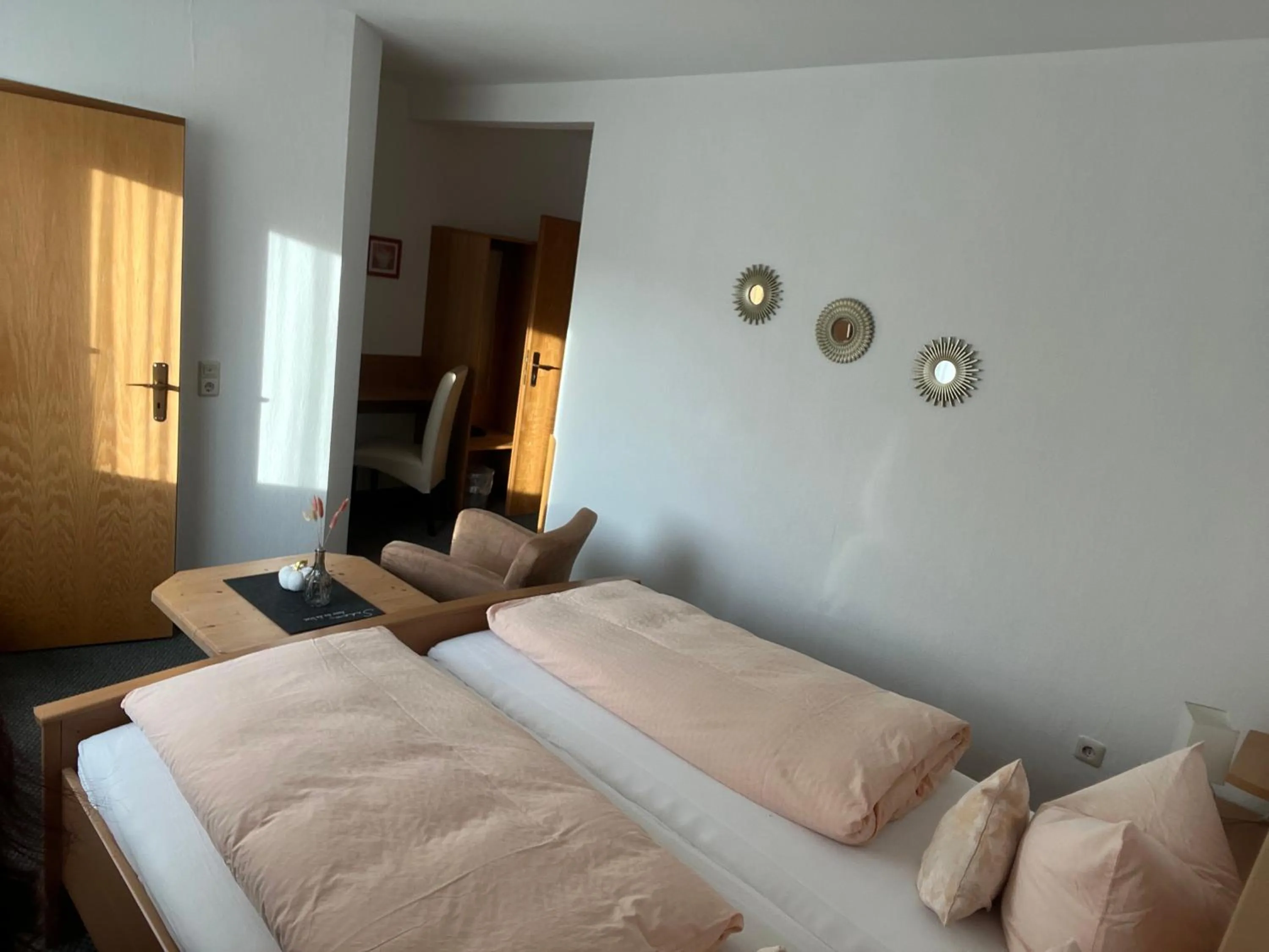 Photo of the whole room, Bed in Sevda's Hotel Garni Weinforth