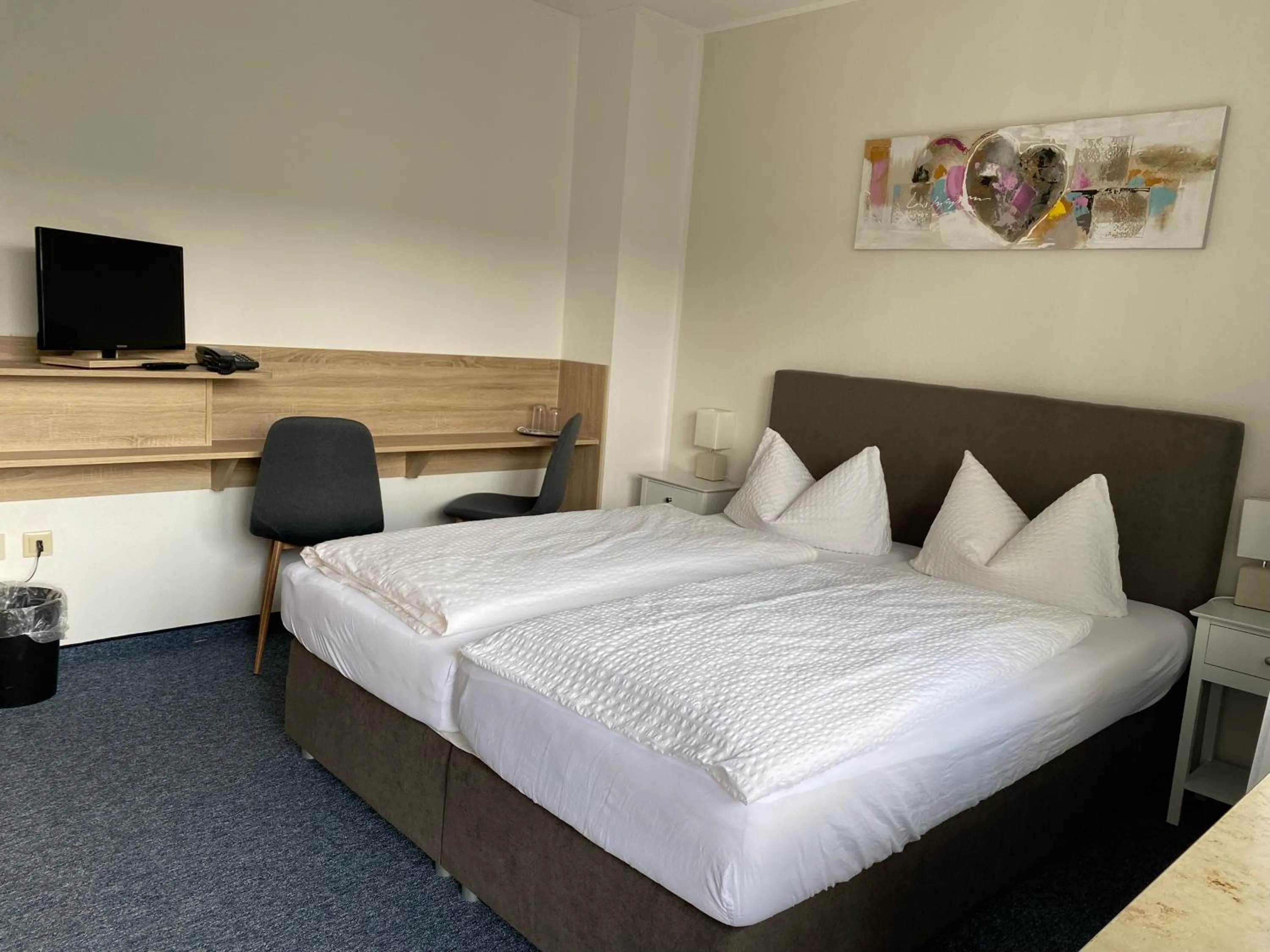 Photo of the whole room, Bed in Sevda's Hotel Garni Weinforth