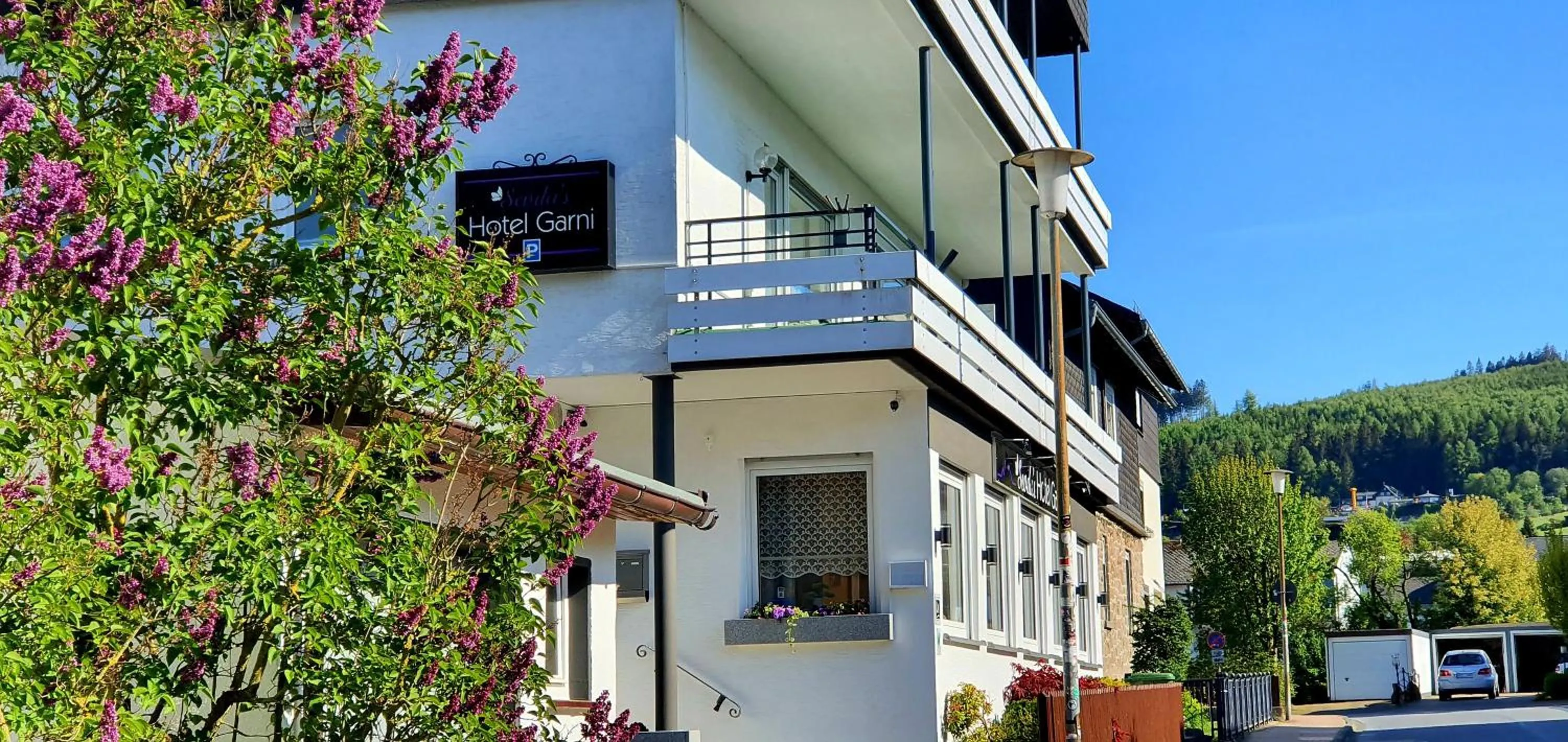 Property building in Sevda's Hotel Garni Weinforth