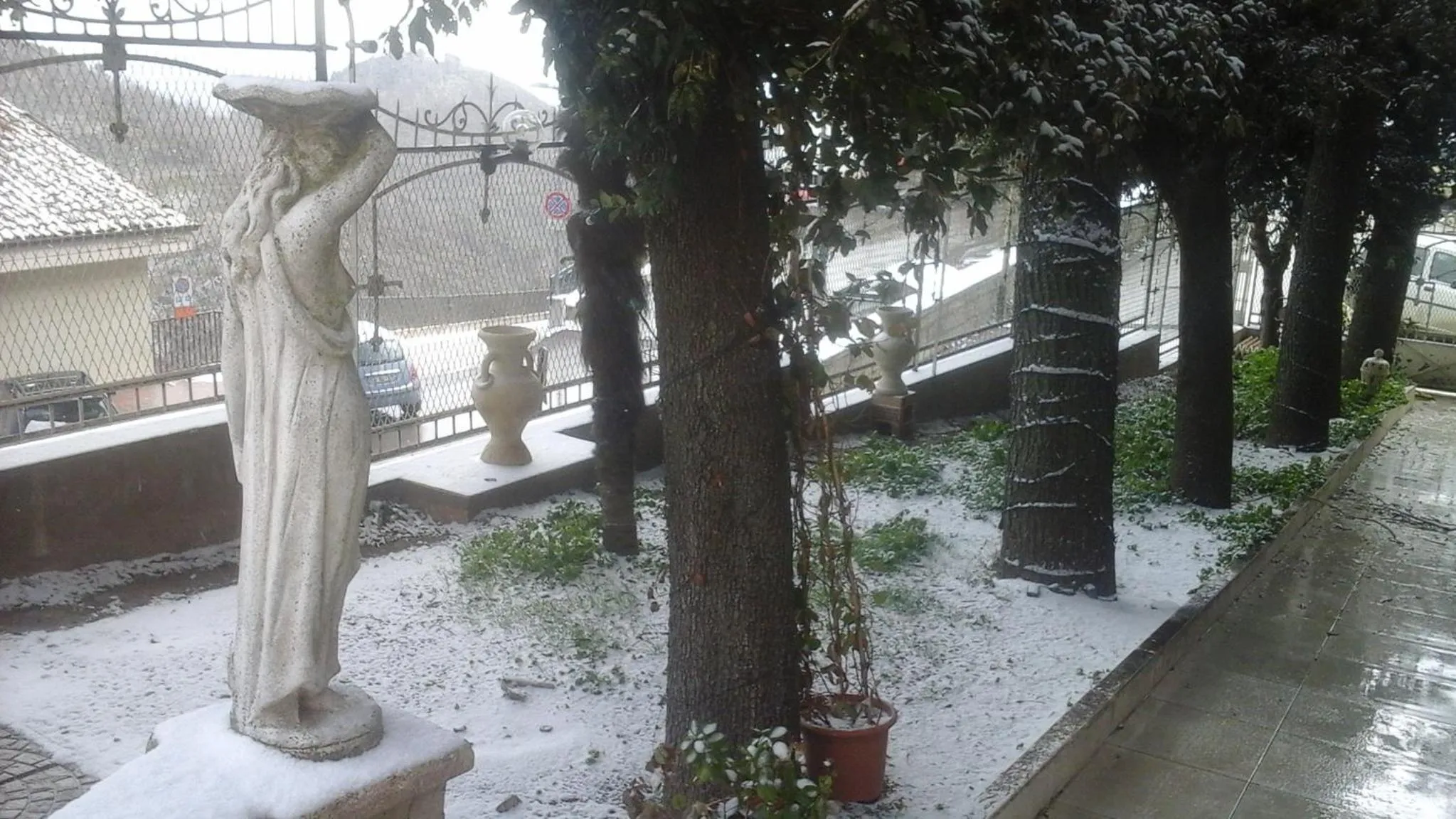 Property building in Villa Di Miscio