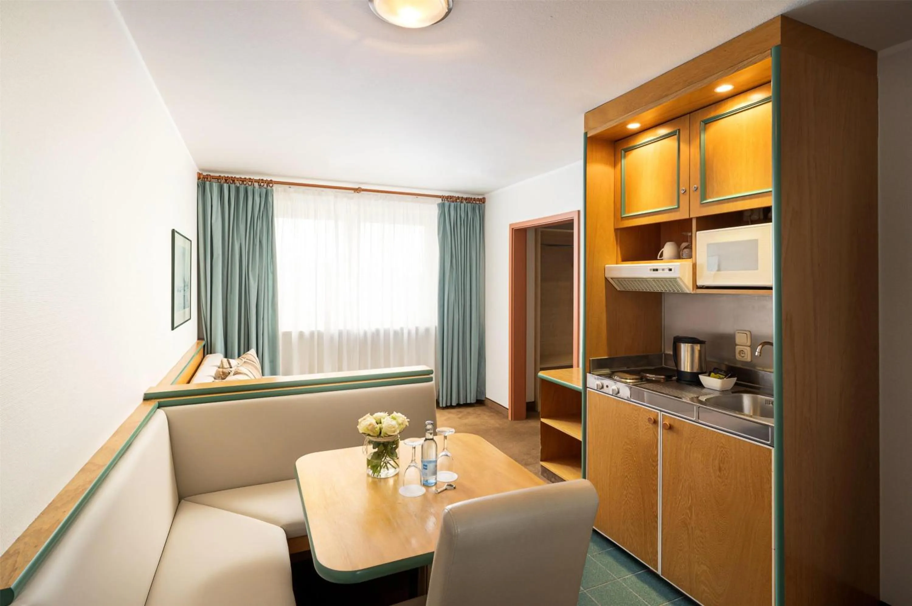 Photo of the whole room in QU Hotel, Trademark Collection by Wyndham