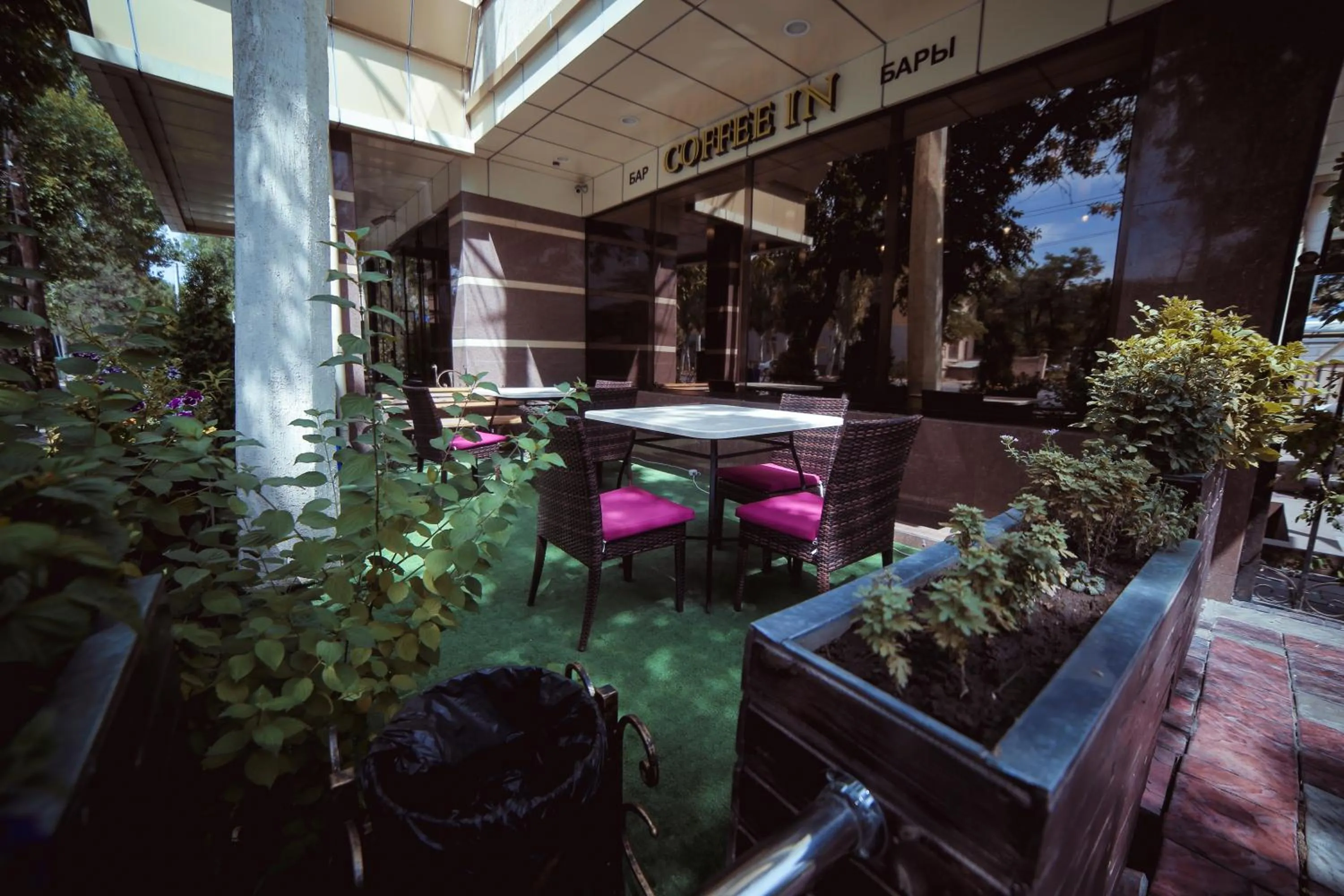 Lounge or bar in Onyx Hotel Bishkek